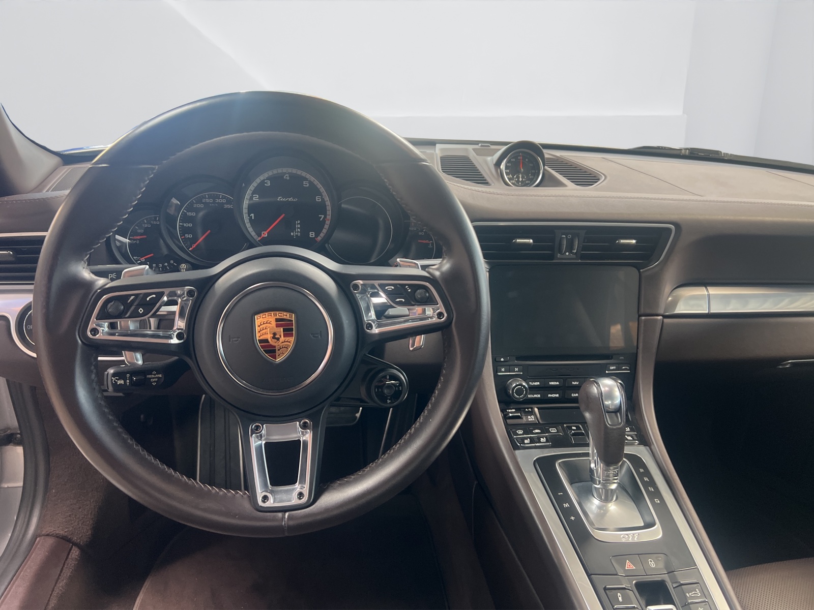 PORSCHE 911 Turbo Cabrio PDK-image-9