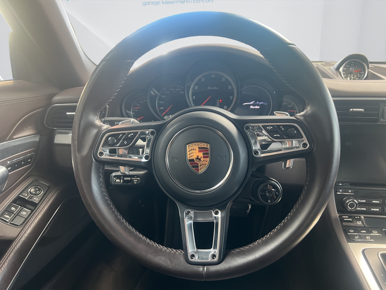 PORSCHE 911 Turbo Cabrio PDK-image-10