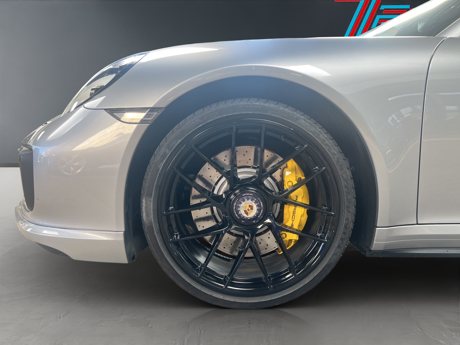 PORSCHE 911 Turbo Cabrio PDK-image-15
