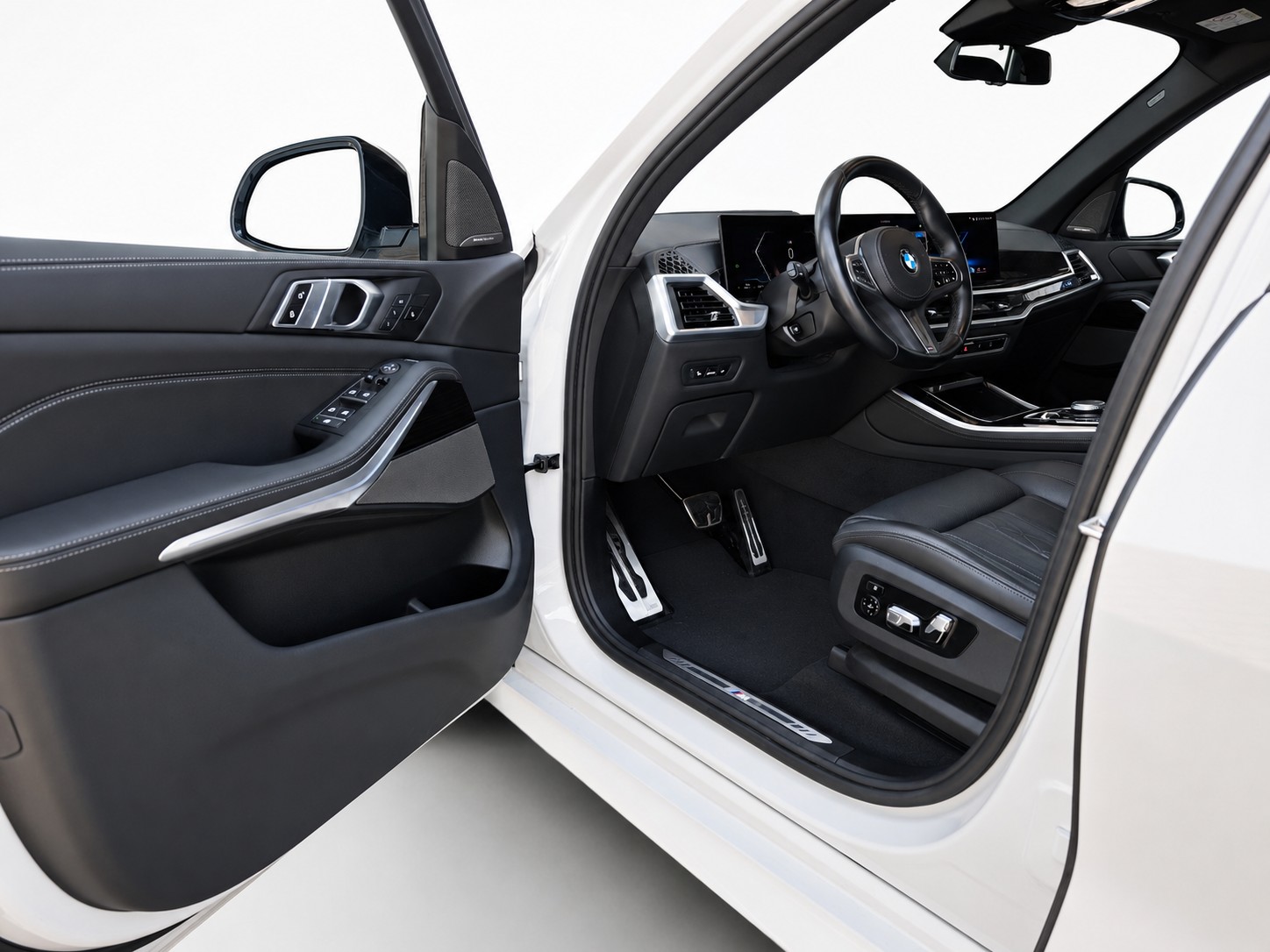 BMW X5 30d xDrive SAG M-Sport CH FAHRZEUG-image-6