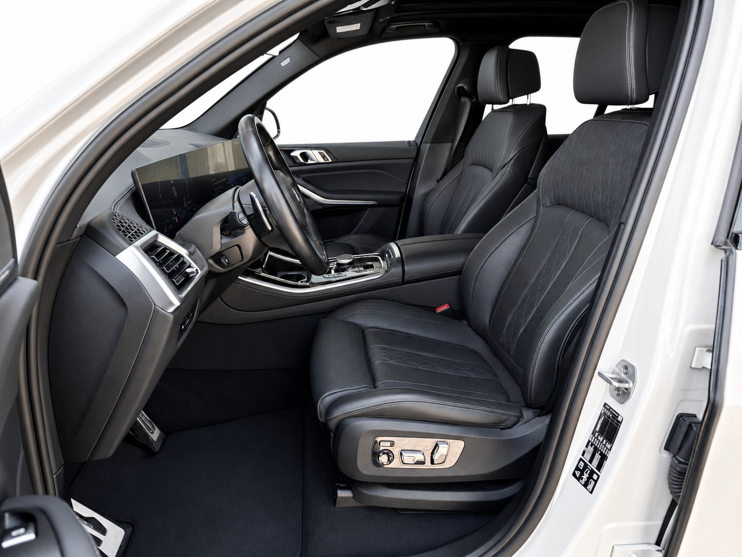BMW X5 30d xDrive SAG M-Sport CH FAHRZEUG-image-8