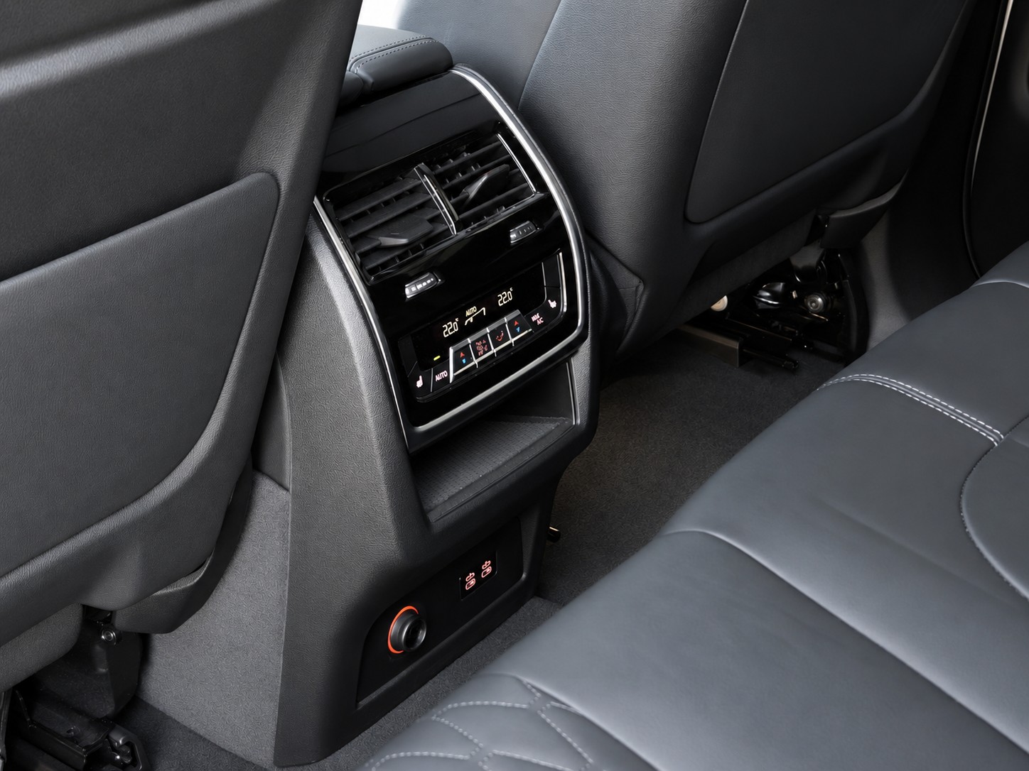 BMW X5 30d xDrive SAG M-Sport CH FAHRZEUG-image-22