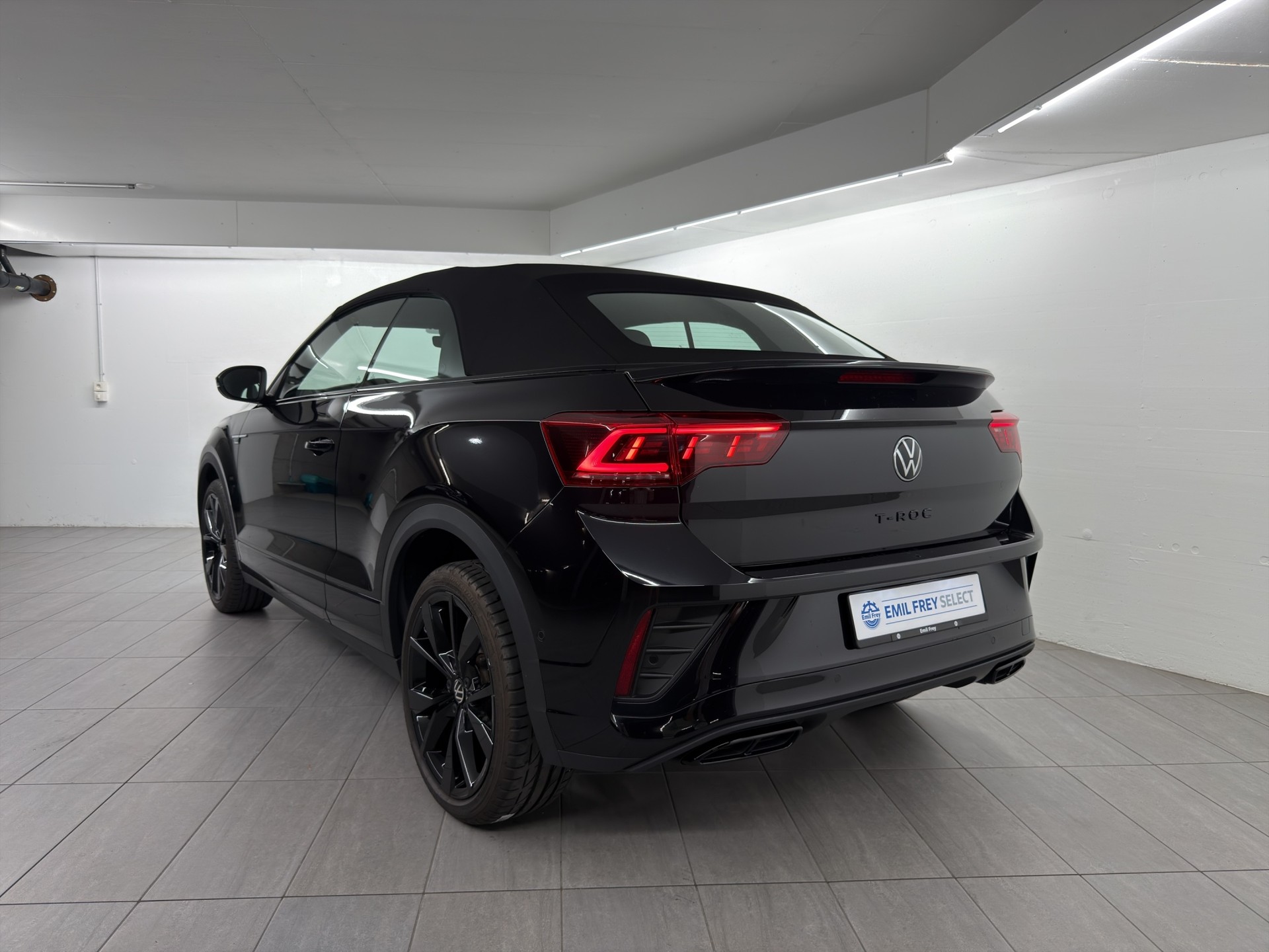 VW T-Roc Cabriolet 1.5 TSI R-Line DSG-showroom-element-2