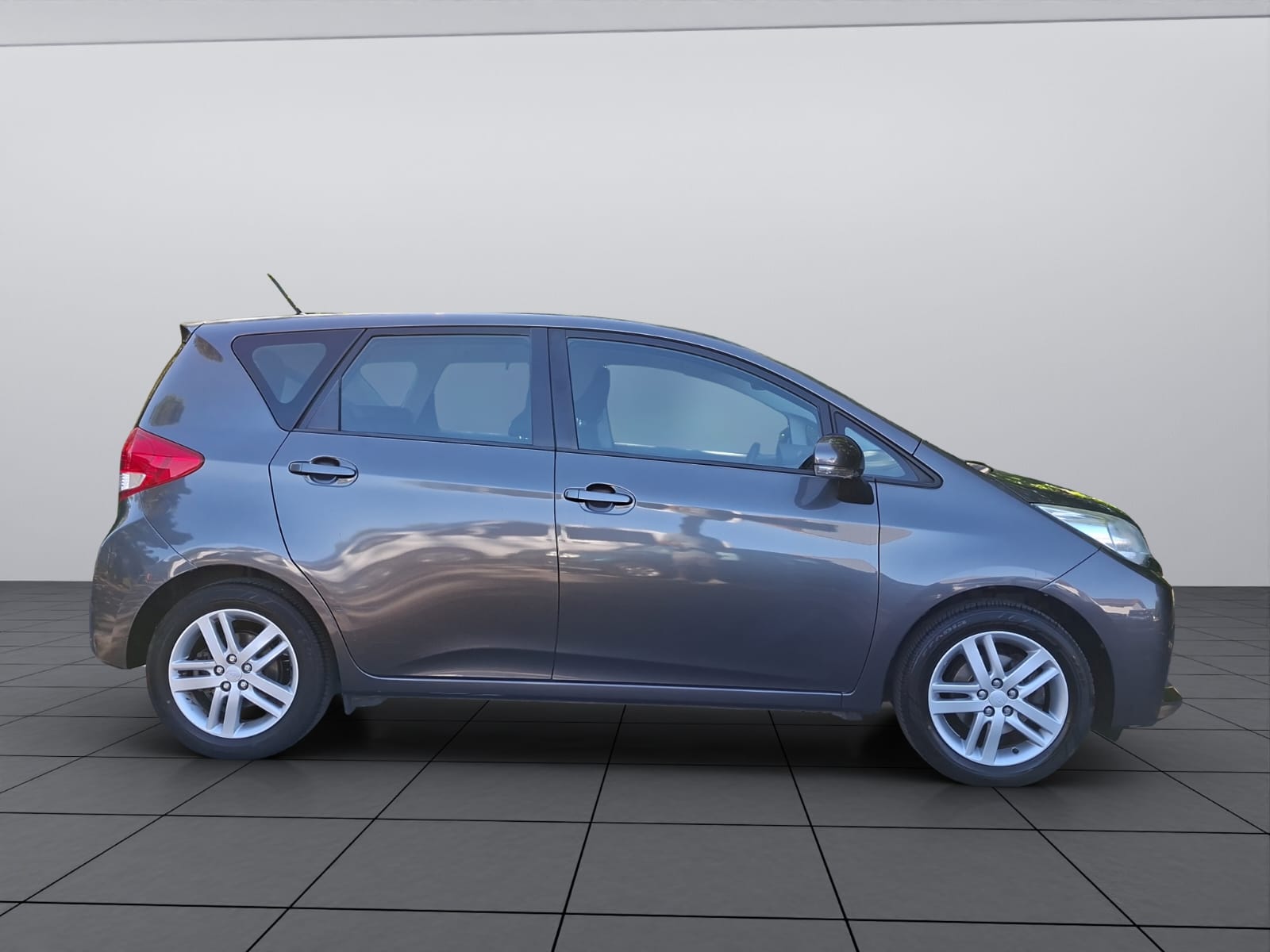 SUBARU Trezia 1.4D Swiss Automatic-image-7