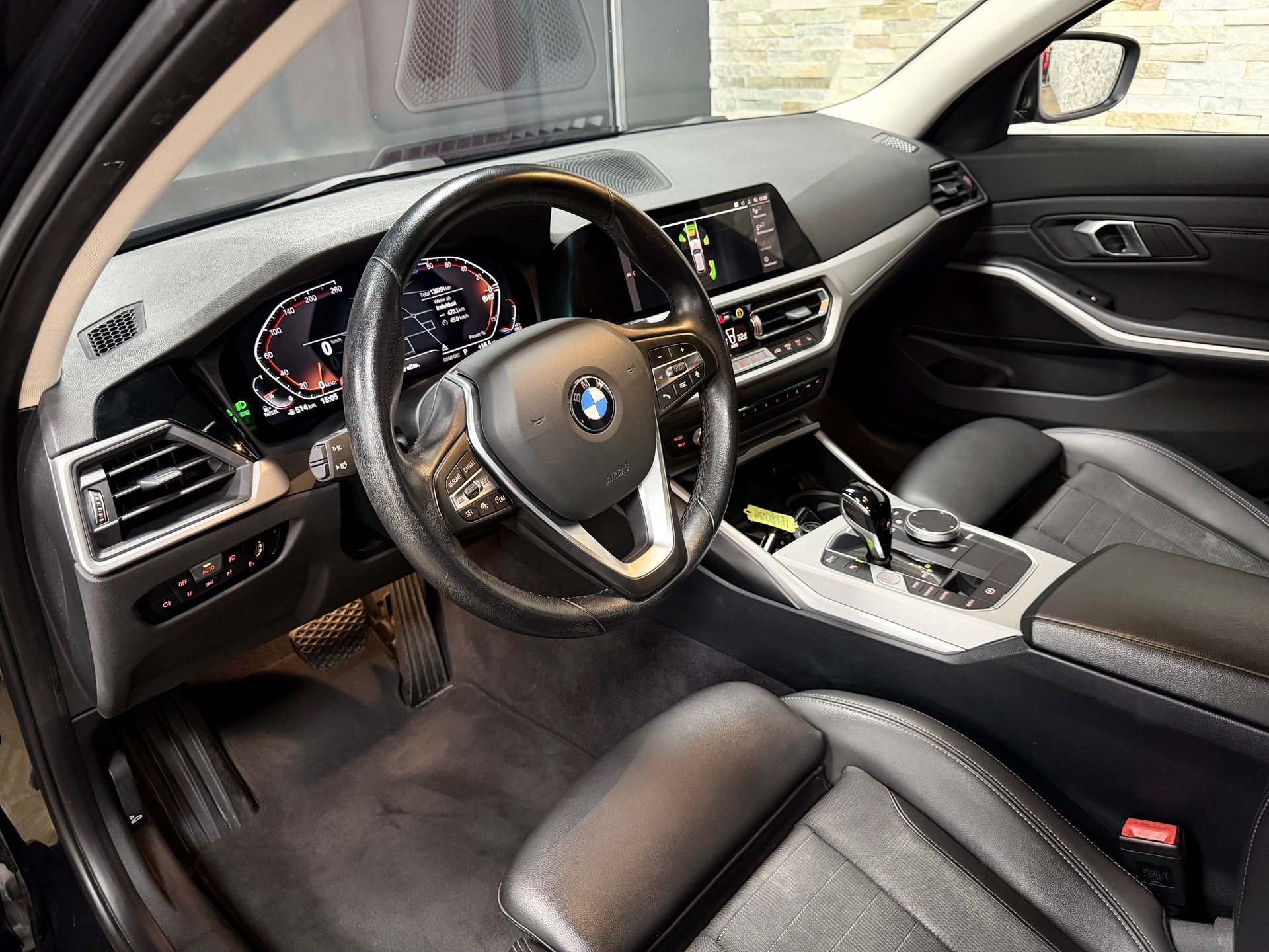 BMW 320d xDrive 48V Touring Sport Line Steptronic-image-10
