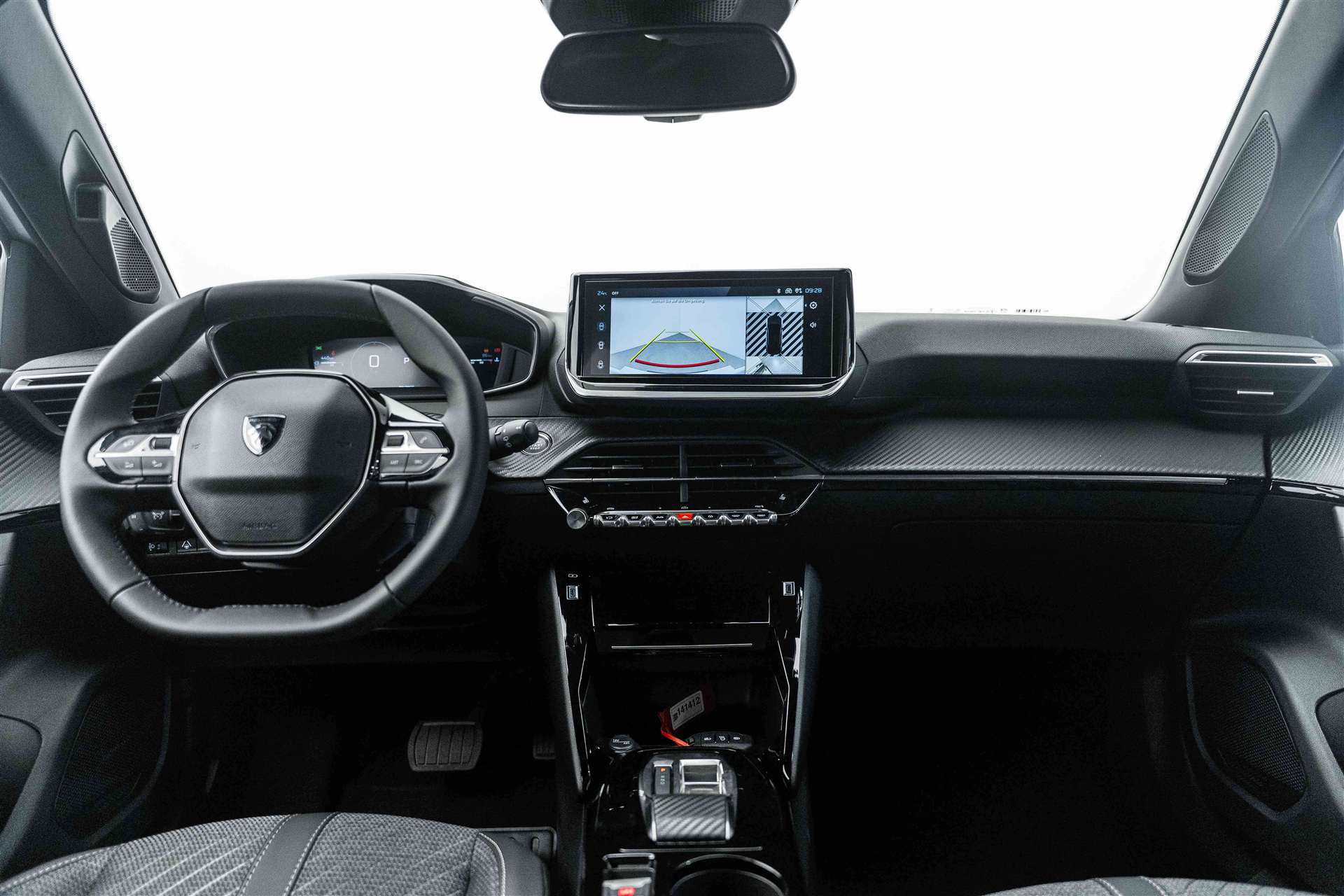 PEUGEOT 2008 1.2 145 MHEV Allure Automat-image-8