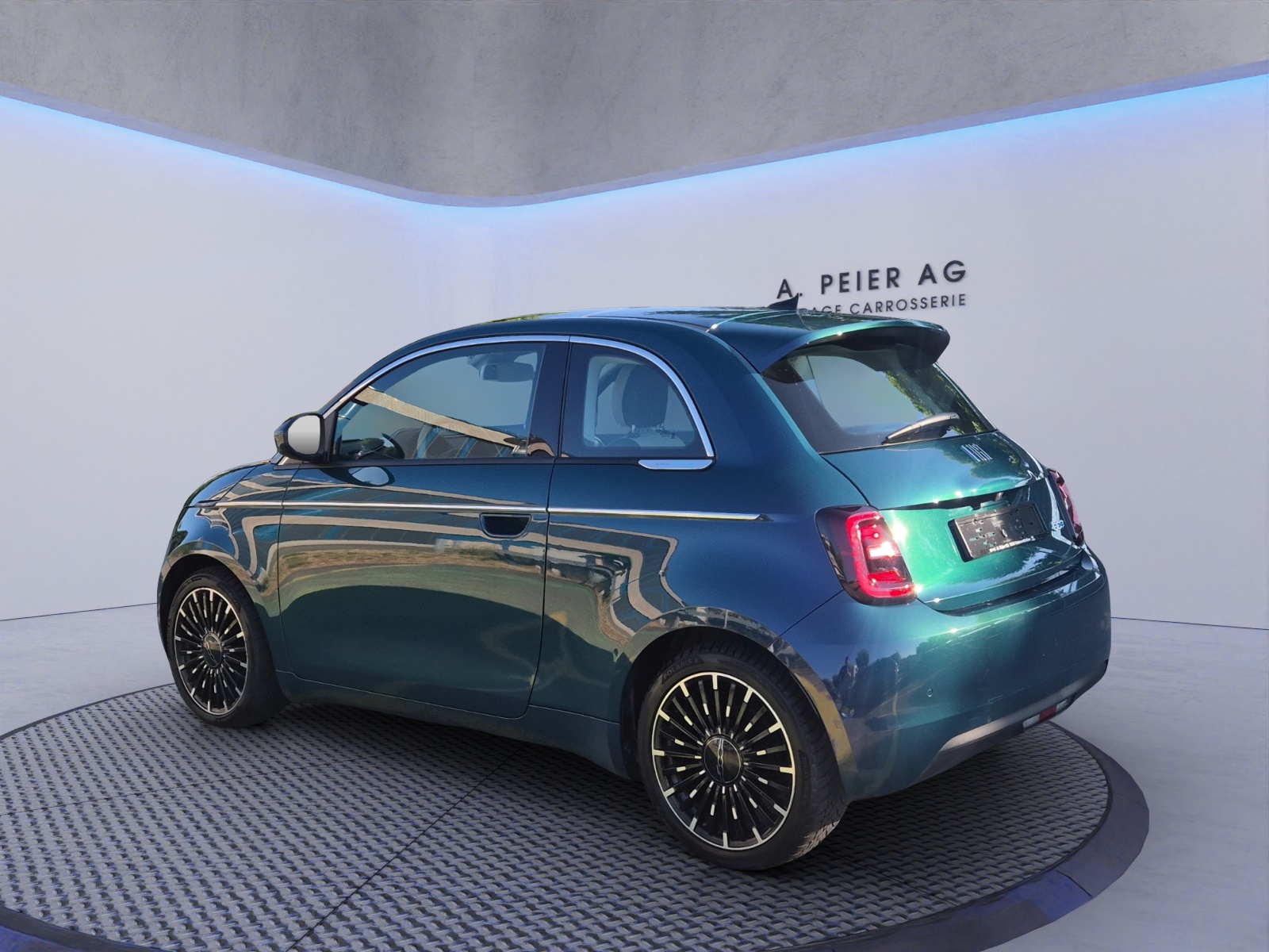 FIAT 500 electric 87 kW La Prima-showroom-element-1