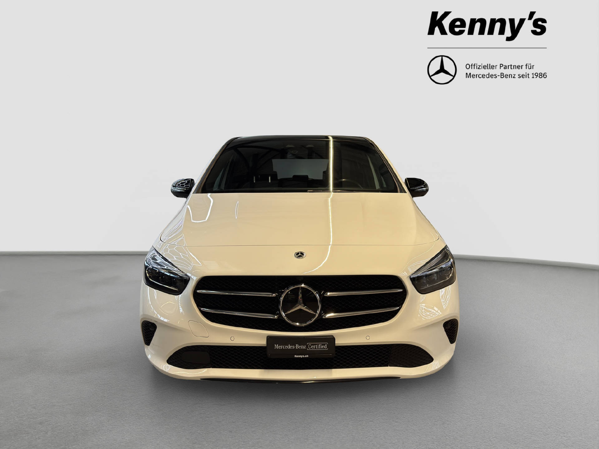 MERCEDES-BENZ B 200 Night Star-showroom-element-1