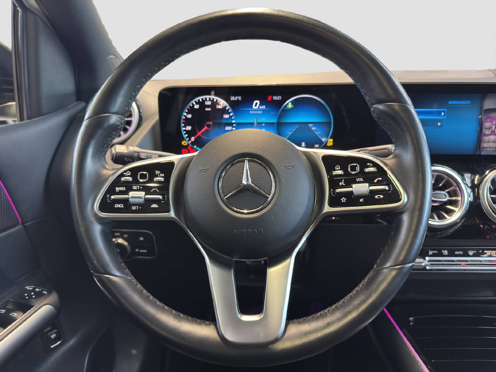 MERCEDES-BENZ B 200 Night Star-image-8