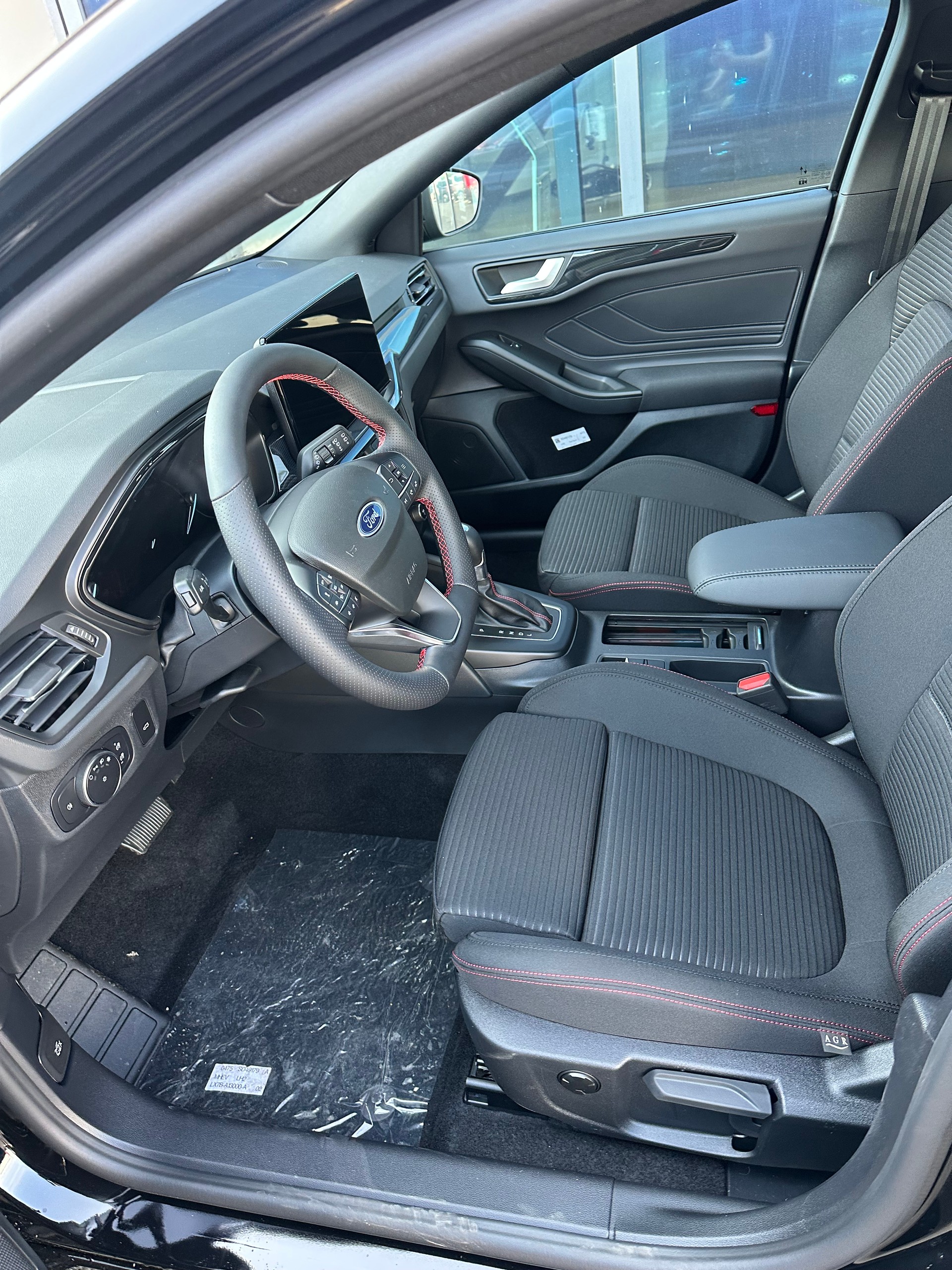 FORD Focus Station Wagon 1.0i EcoB ST-Line/155CV/Aut.-image-9