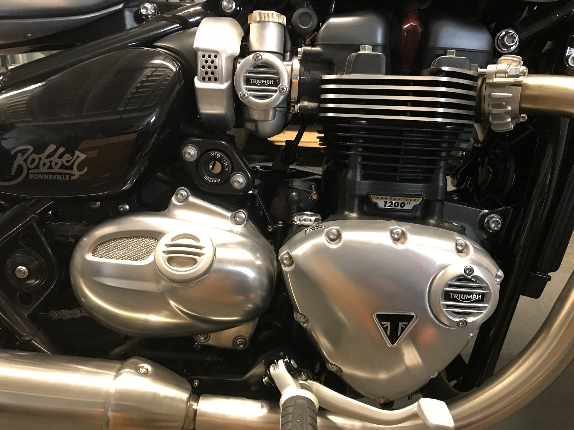 TRIUMPH Bonneville 1200 Bobber ABS-image-14