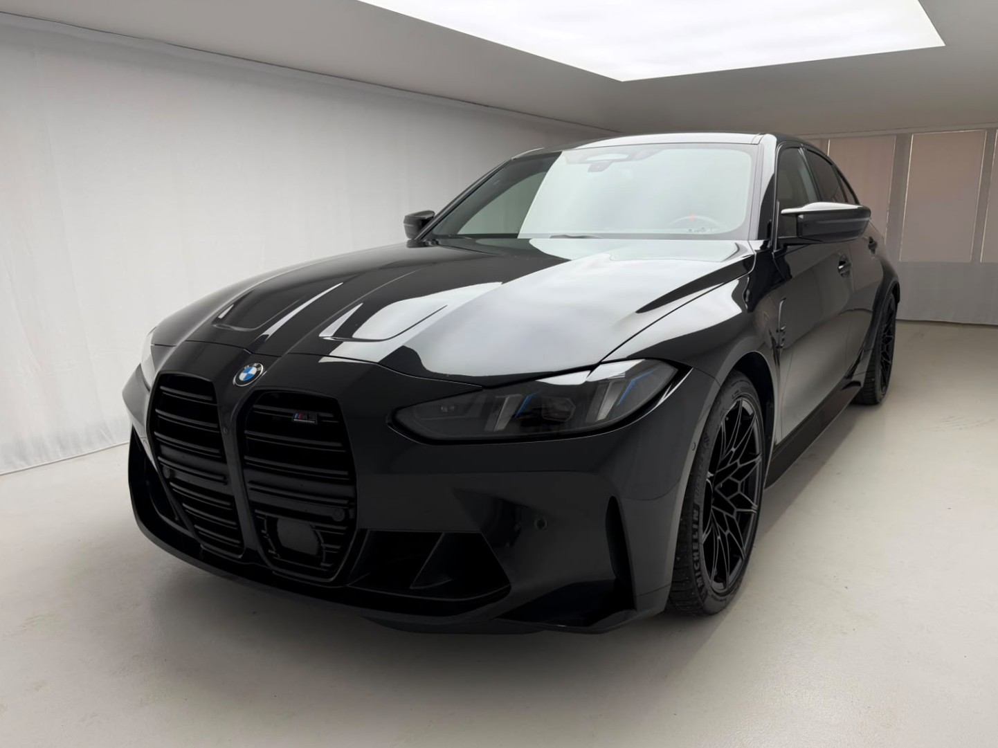 BMW M3 Competition M xDrive-showroom-element-1