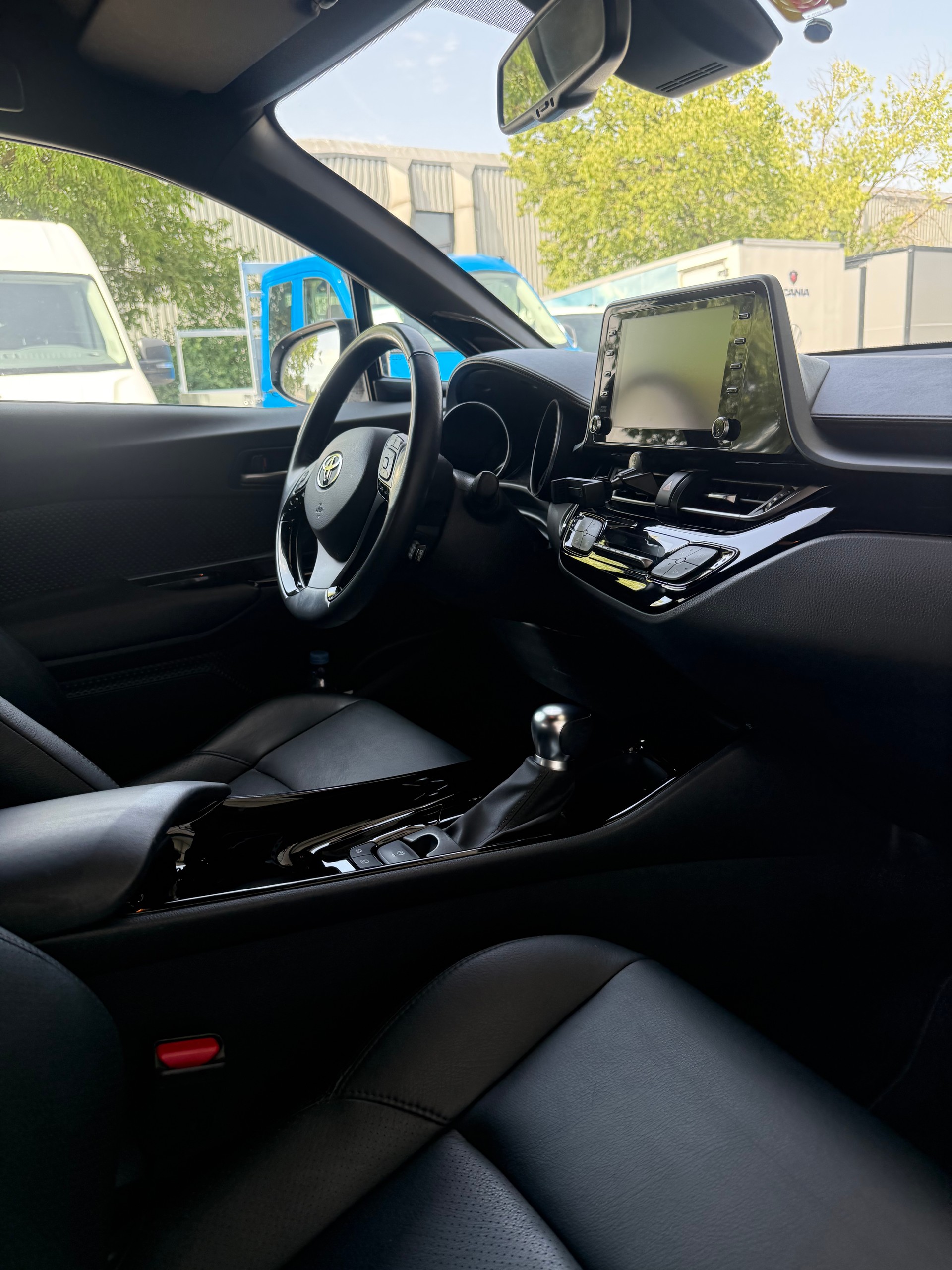 TOYOTA 2.0 VVTi HSD Trend-image-5