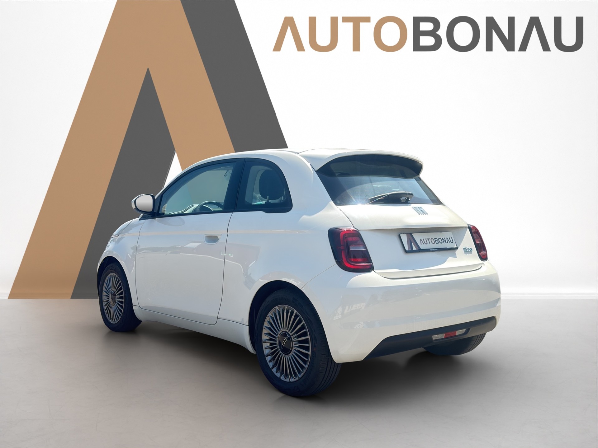 FIAT 500 Electric Cult 320KM-showroom-element-2