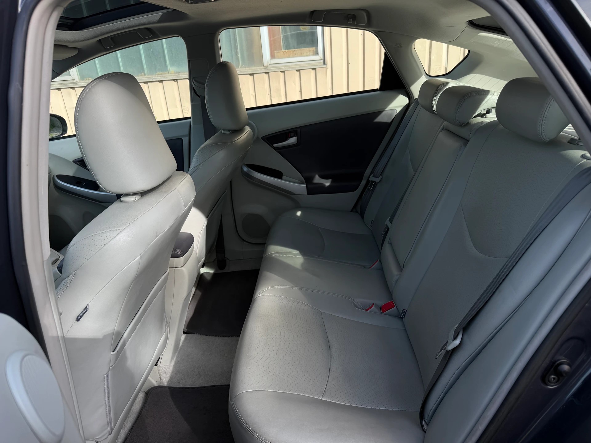 TOYOTA Prius 1.8 16V HSD Sol Premium | Frisch MFK | Leder | Solar Schiebedach-image-10