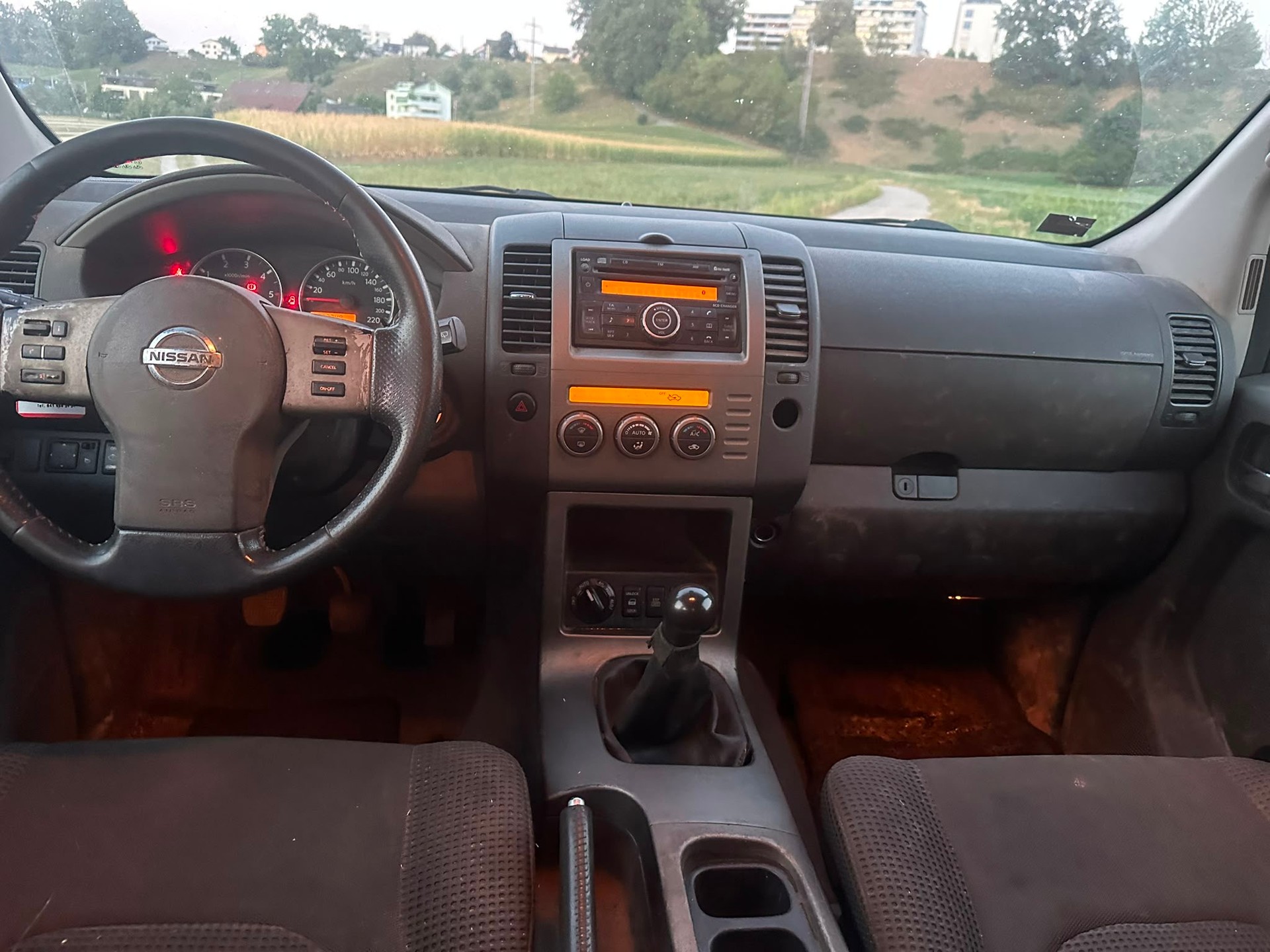 NISSAN Pathfinder 2.5 dCi LE-image-10