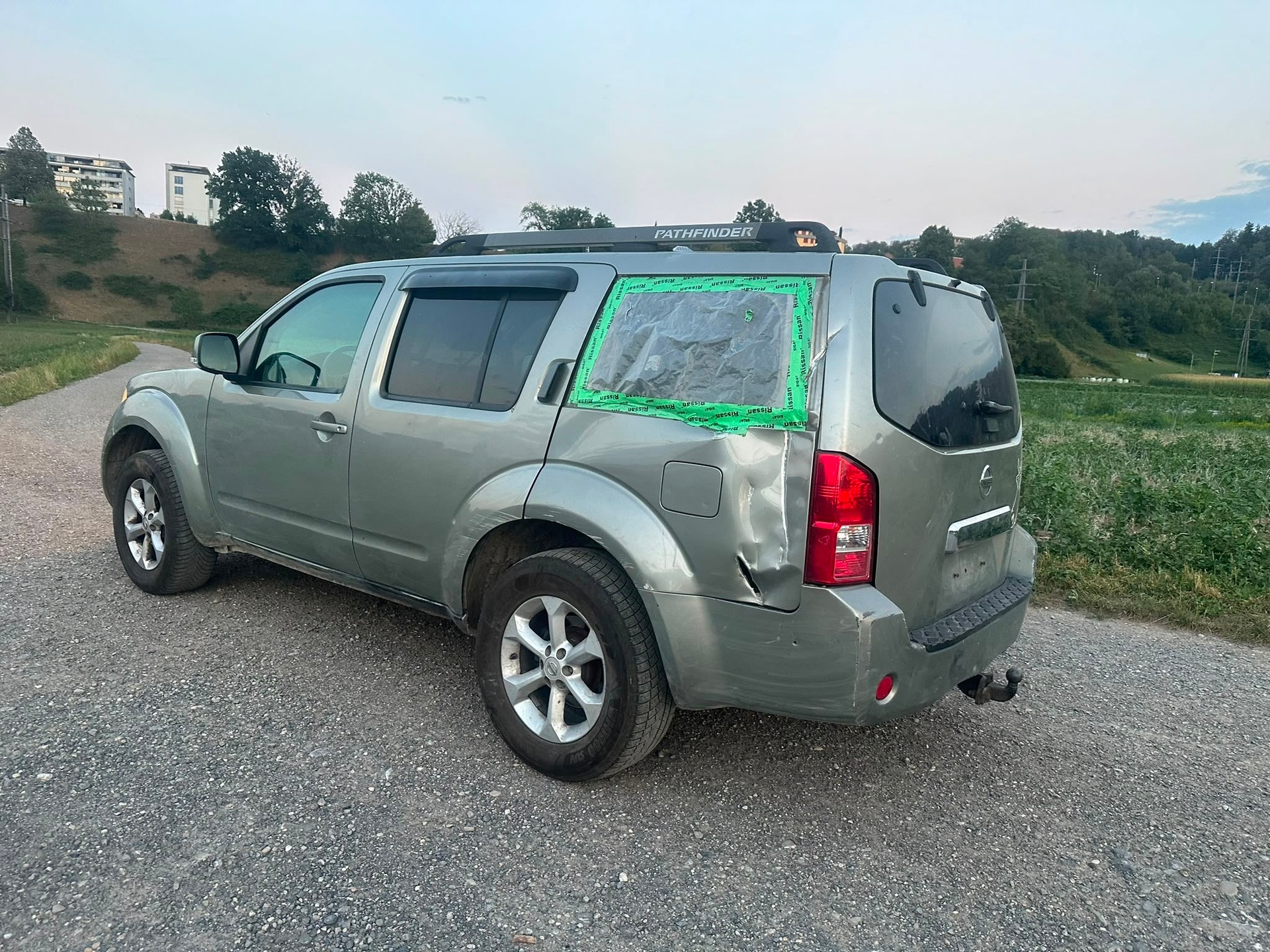 NISSAN Pathfinder 2.5 dCi LE-image-4