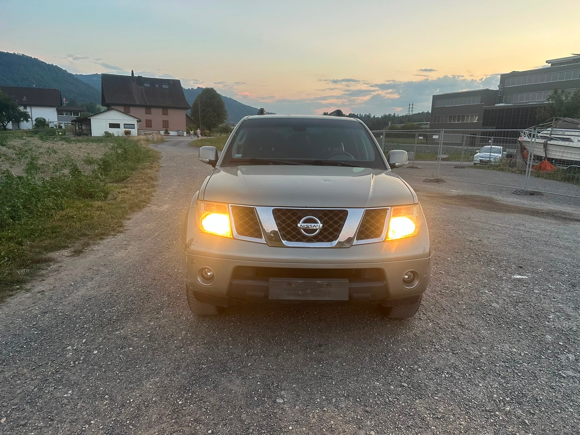 NISSAN Pathfinder 2.5 dCi LE-image-1