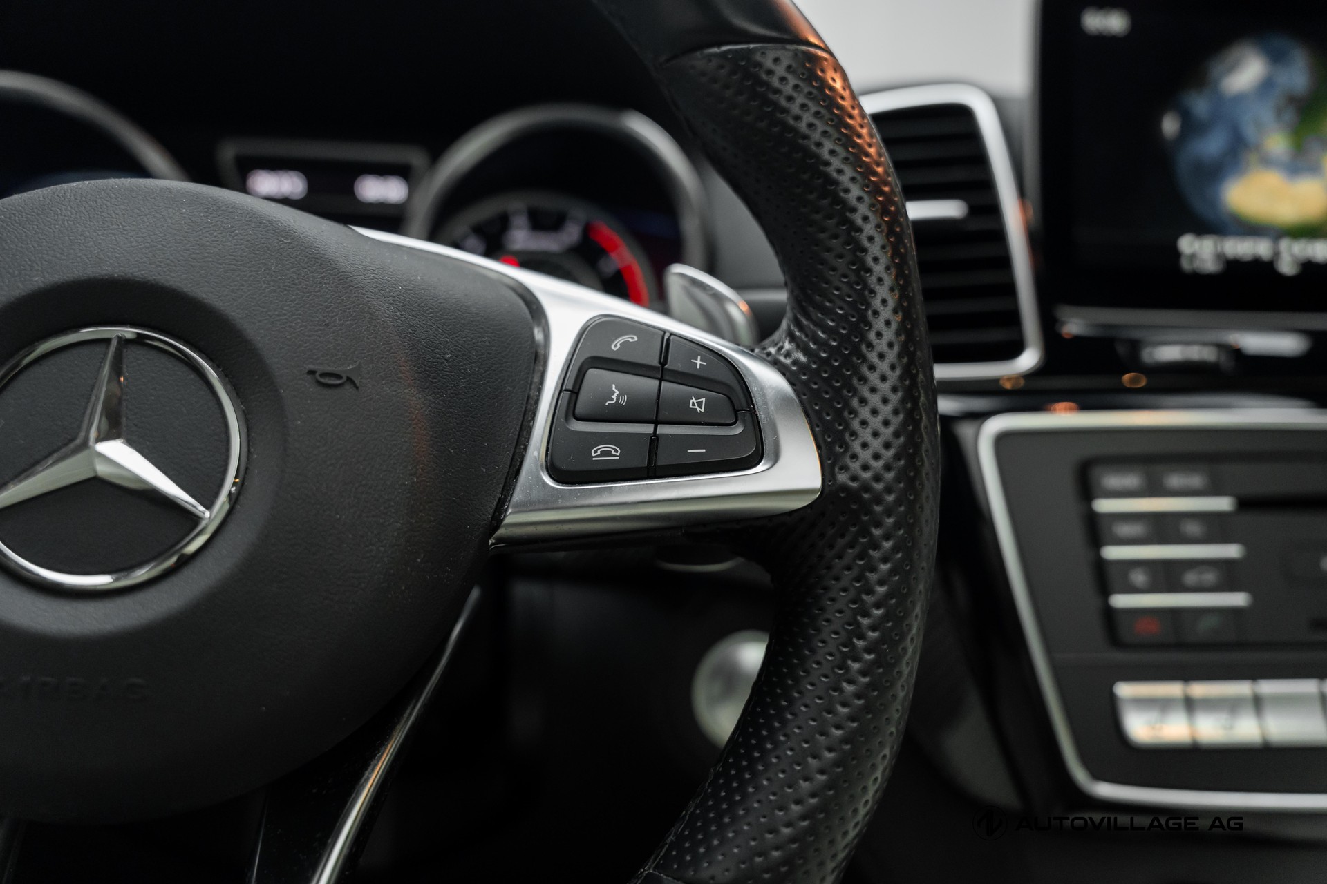 MERCEDES-BENZ GLE Coupé 63 AMG 4Matic Speedshift-image-17