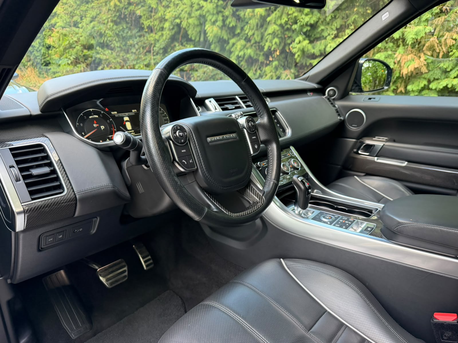 LAND ROVER Range Rover Sport 5.0 V8 SVR-image-10