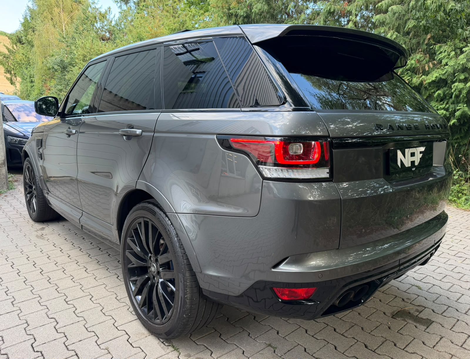 LAND ROVER Range Rover Sport 5.0 V8 SVR-showroom-element-2