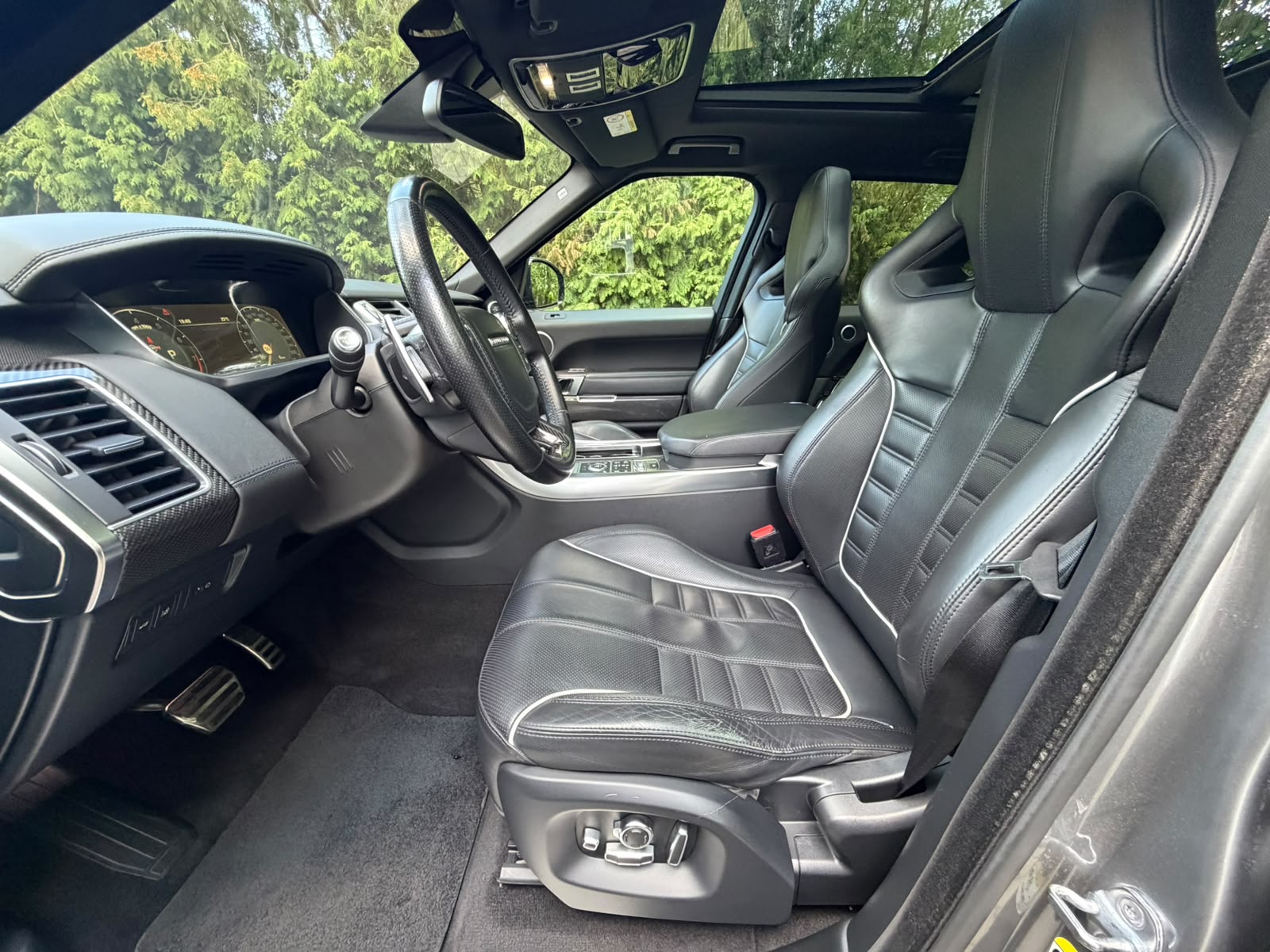 LAND ROVER Range Rover Sport 5.0 V8 SVR-image-9
