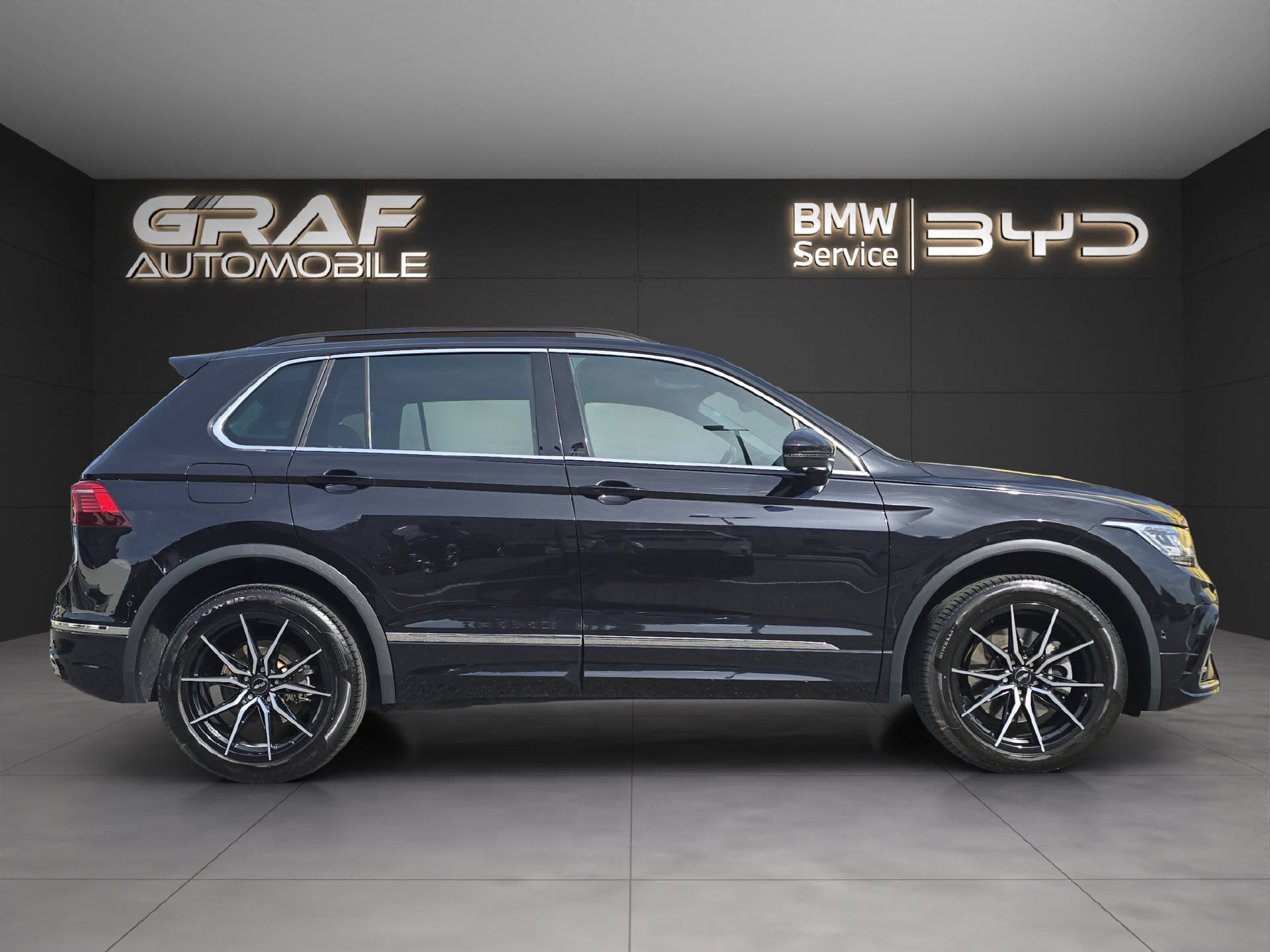 VW Tiguan 1.4 TSI PHEV R-Line ** Frisch ab MFK & 12 Monate GARANTIE **-showroom-element-3