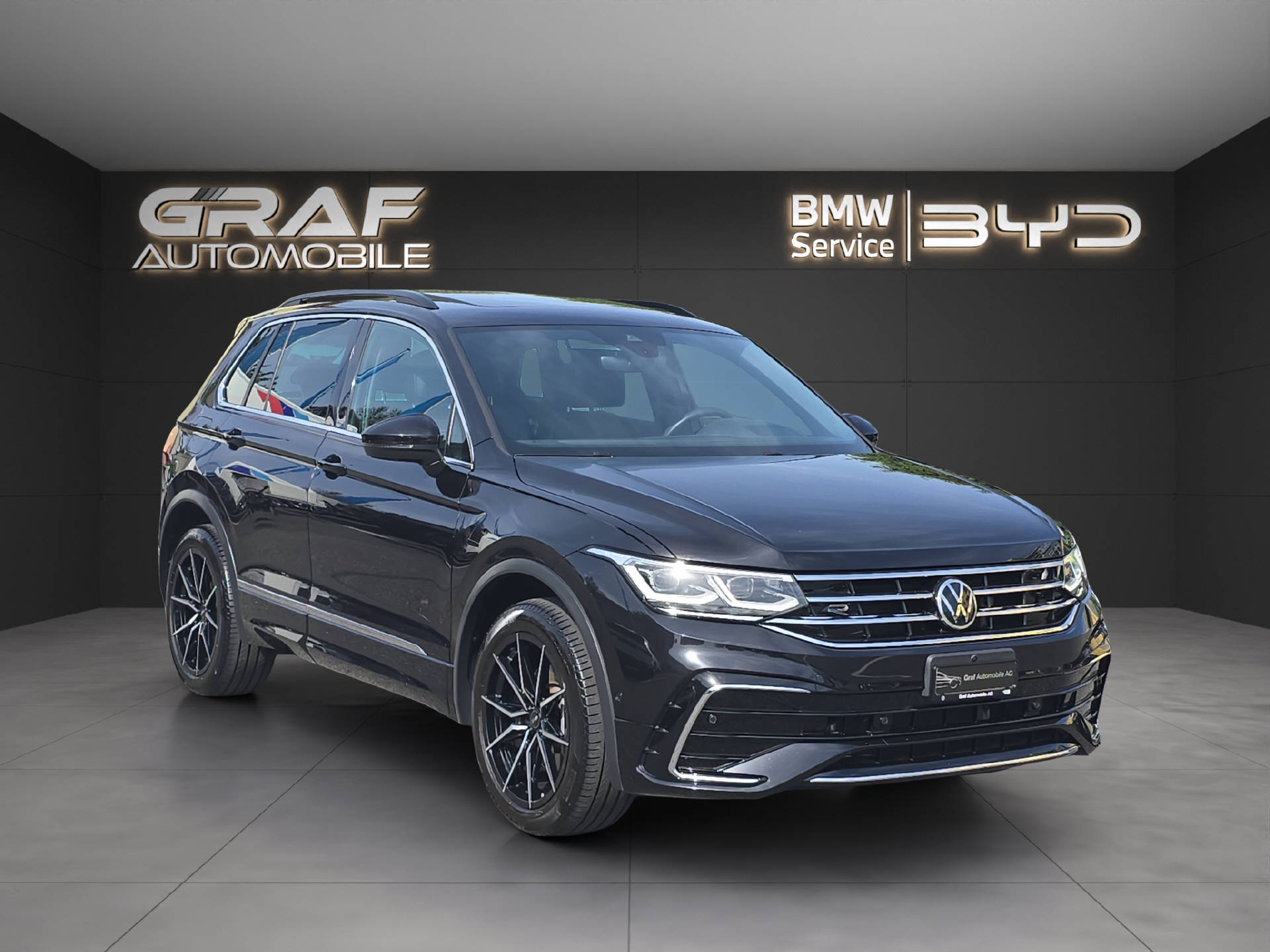 VW Tiguan 1.4 TSI PHEV R-Line ** Frisch ab MFK & 12 Monate GARANTIE **-showroom-element-2