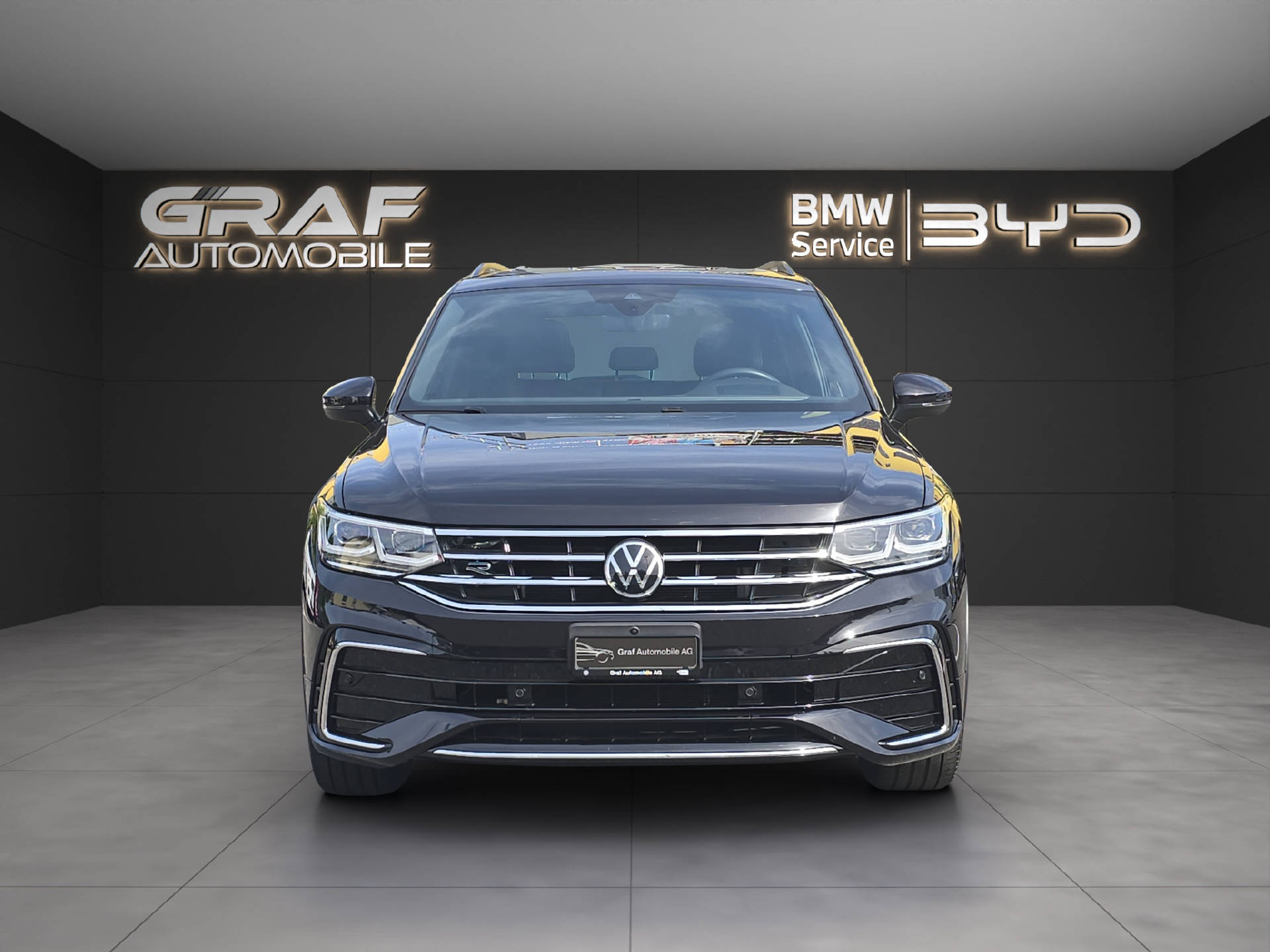 VW Tiguan 1.4 TSI PHEV R-Line ** Frisch ab MFK & 12 Monate GARANTIE **-showroom-element-1