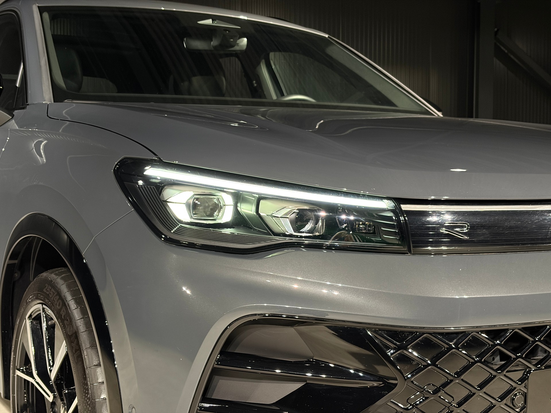VW Tiguan 2.0 TDI SCR R-Line 4Motion DSG *VOLLLEDER*-image-26