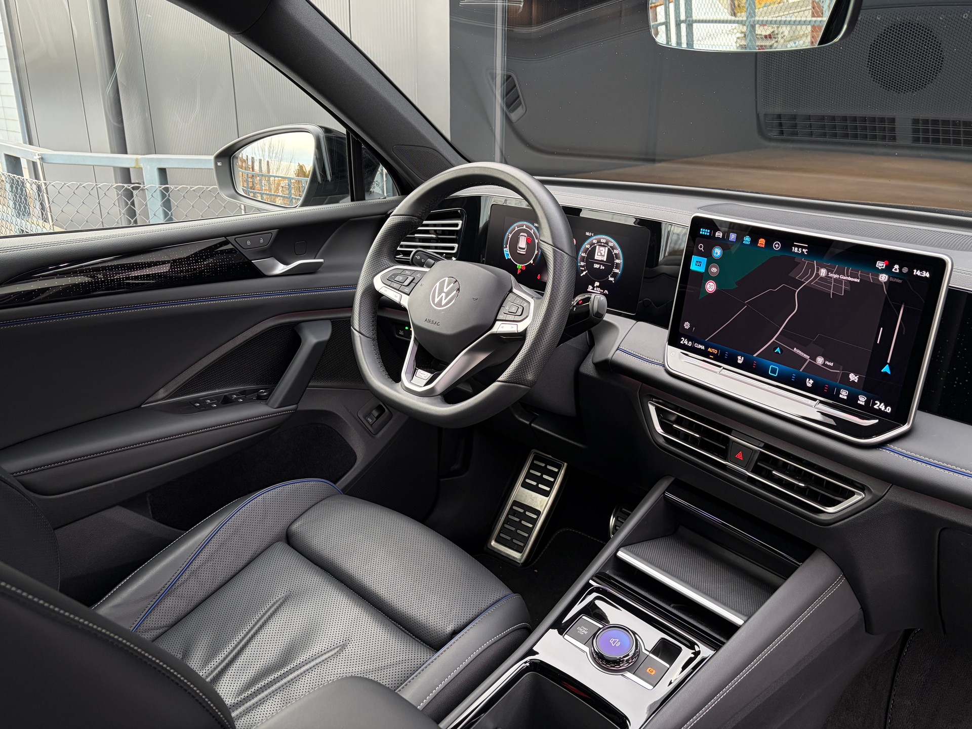 VW Tiguan 2.0 TDI SCR R-Line 4Motion DSG *VOLLLEDER*-image-13
