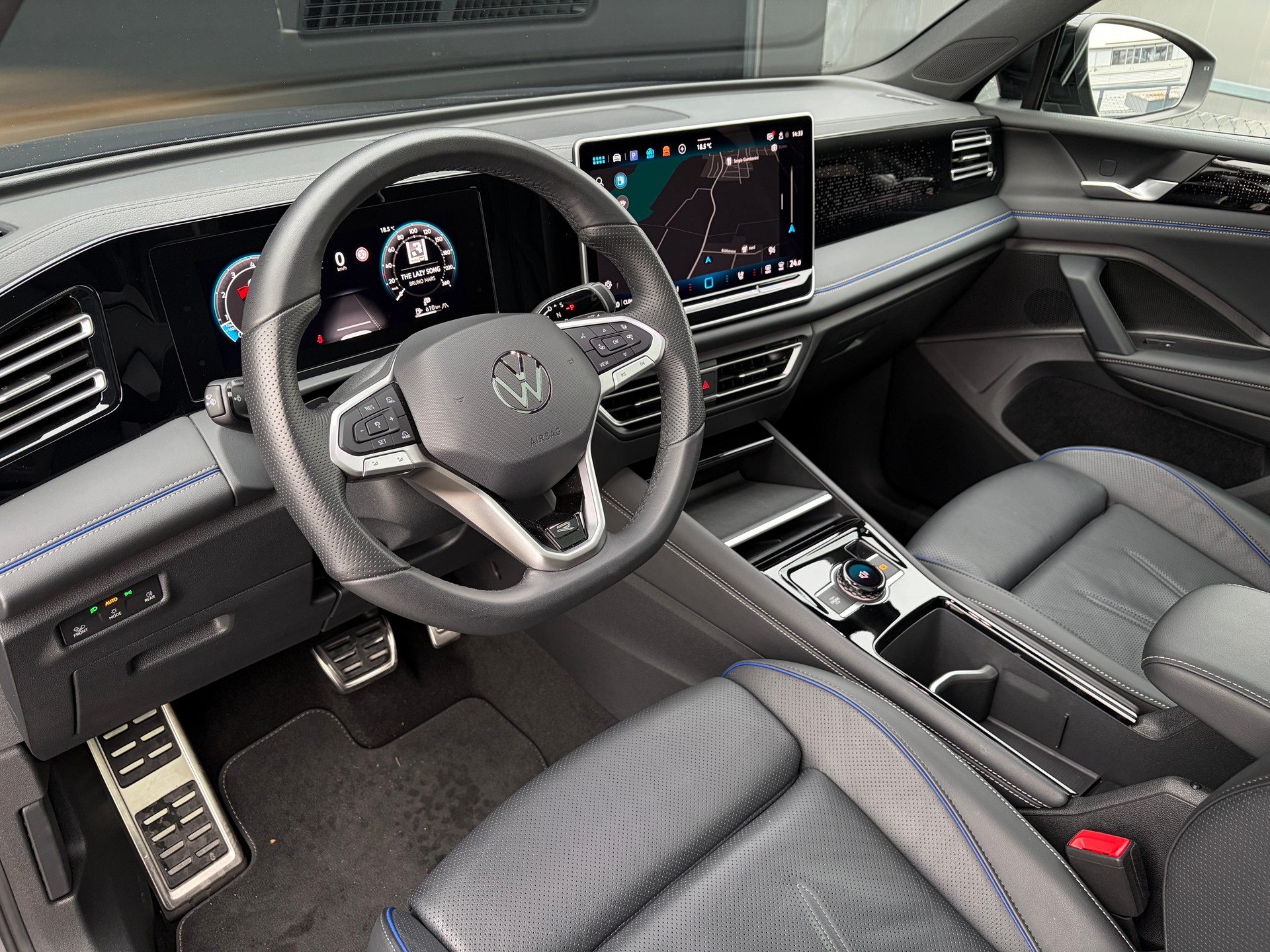 VW Tiguan 2.0 TDI SCR R-Line 4Motion DSG *VOLLLEDER*-image-12
