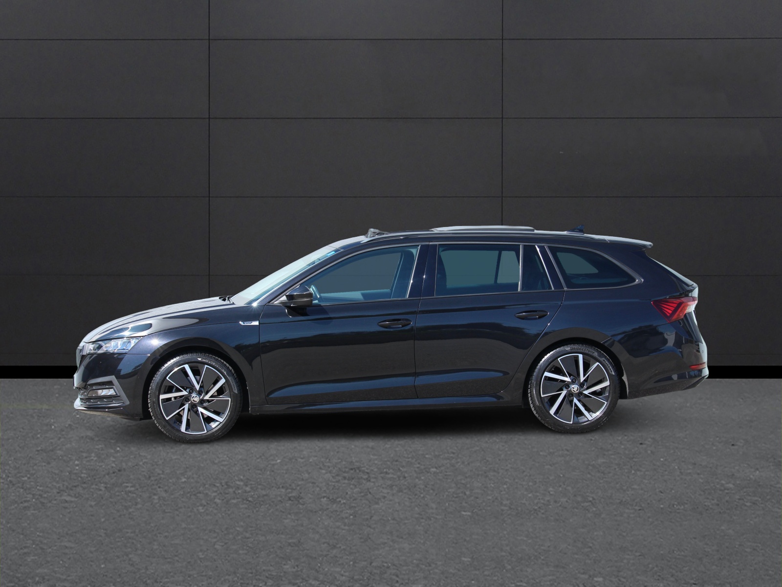 SKODA Octavia Combi 2.0 TSI SportLine DSG 4x4 190PS °Panorama-Glasdach °Standheizung °CH-Fahrzeug-showroom-element-3
