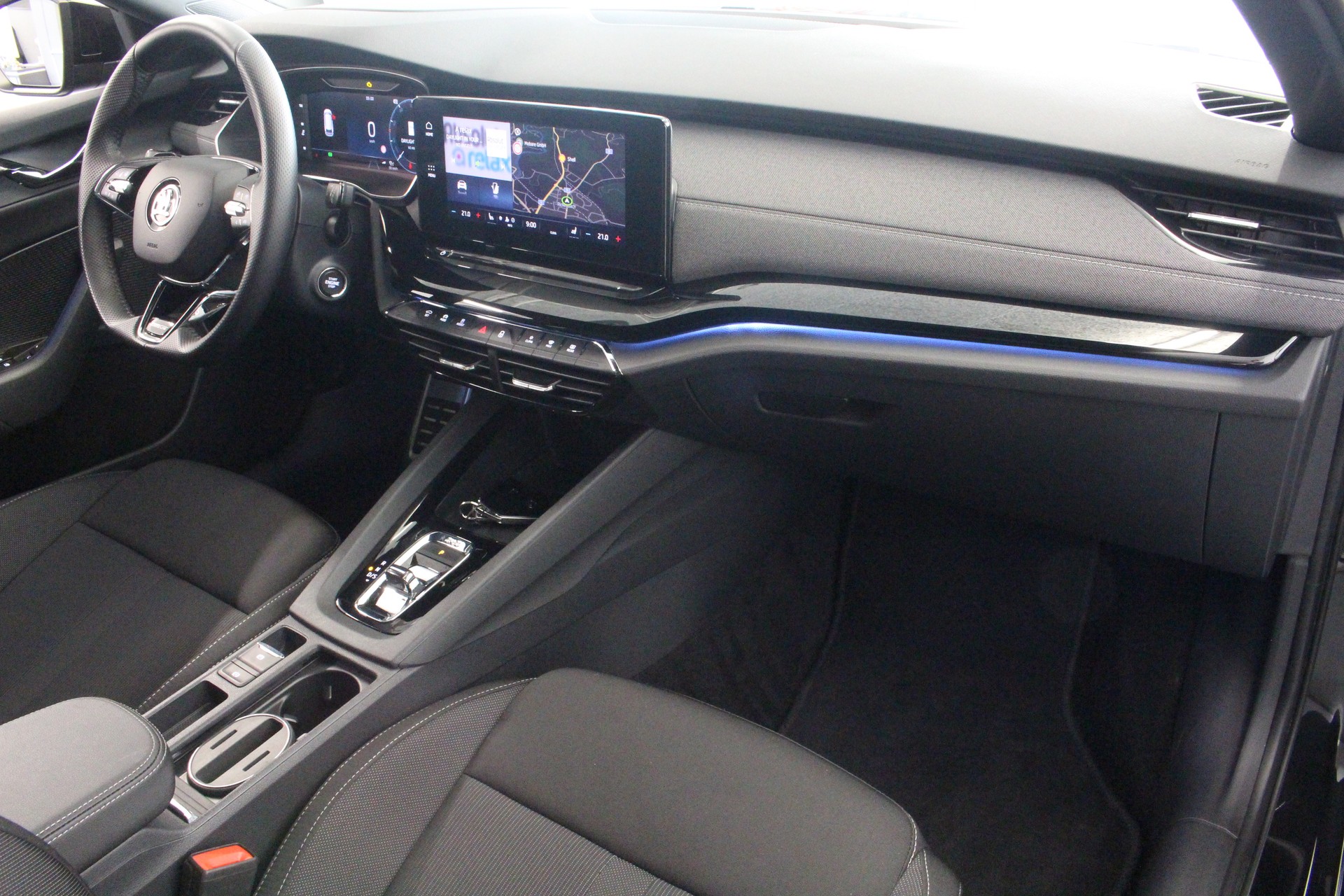 SKODA Octavia Combi 2.0 TSI SportLine DSG 4x4 190PS °Panorama-Glasdach °Standheizung °CH-Fahrzeug-image-13