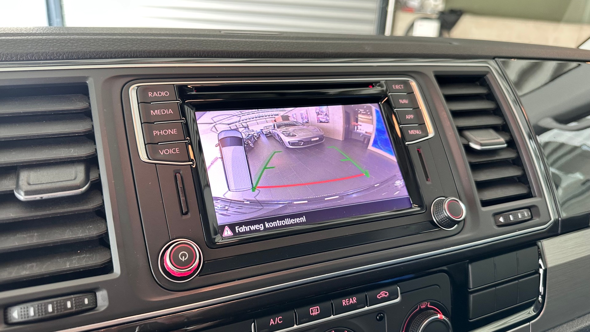 VW T6 Multivan 2.0 TDI 199 Comfortline DSG-image-12