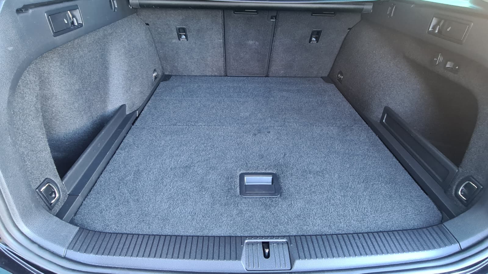 VW Passat 2.0 TDI BMT Elegance 4Motion DSG ** Leder ** Gr-Navi **RF-Kamera 360° ** Anh-Kupplung ** Frisch Ab MFK **-image-8
