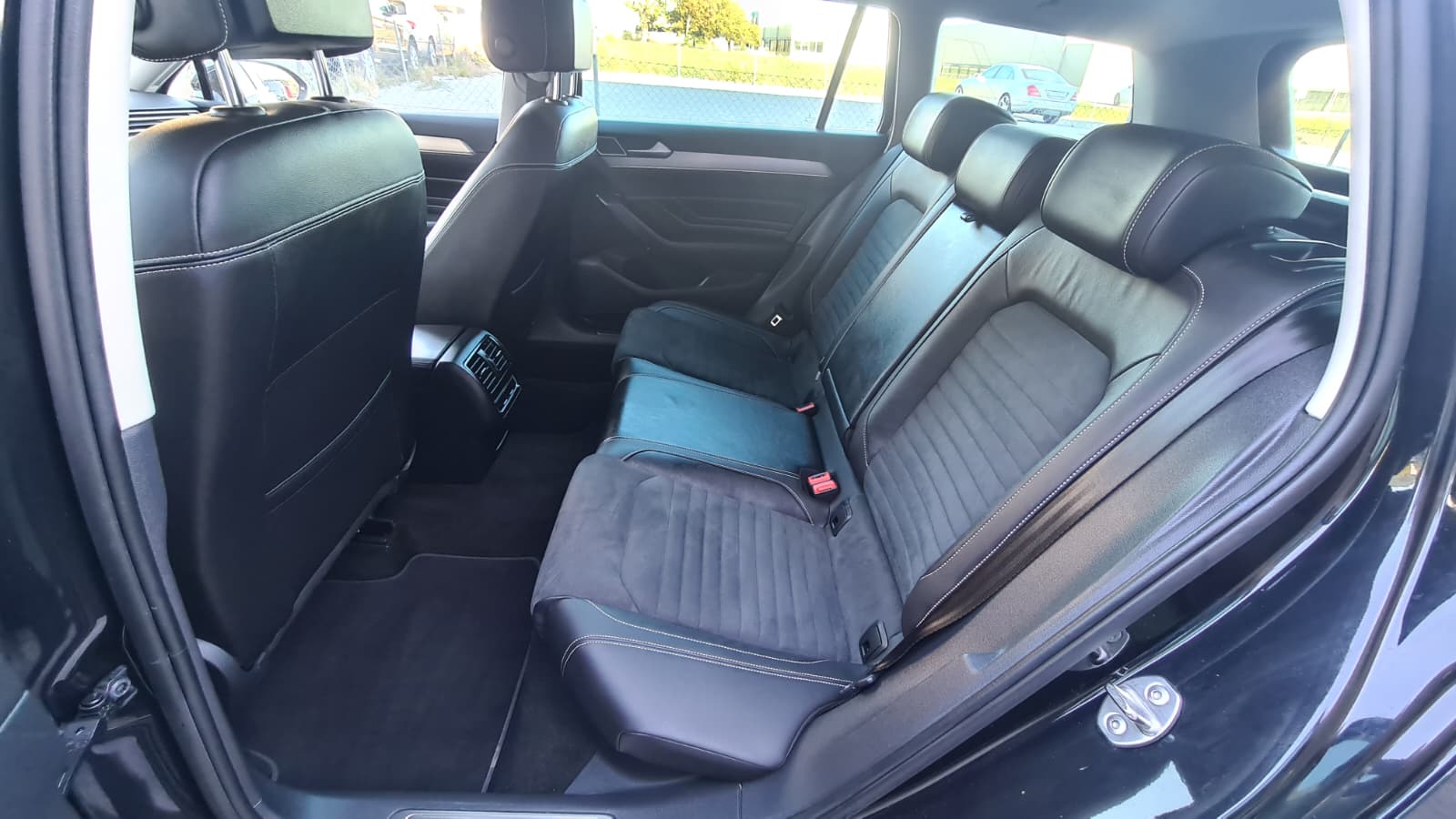 VW Passat 2.0 TDI BMT Elegance 4Motion DSG ** Leder ** Gr-Navi **RF-Kamera 360° ** Anh-Kupplung ** Frisch Ab MFK **-image-19