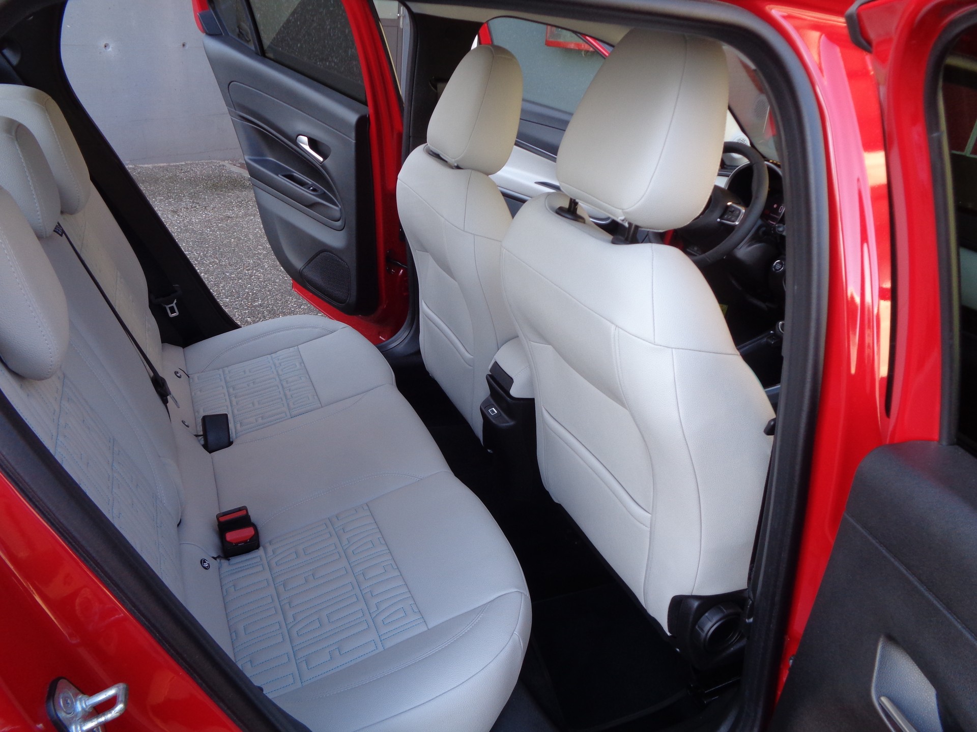 FIAT 600h MildHybrid La Prima-image-13