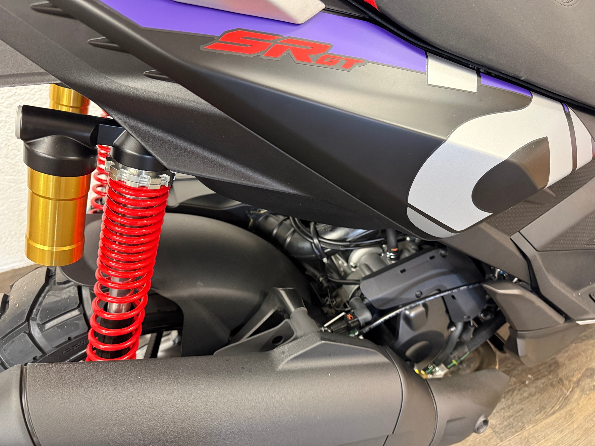 APRILIA SR GT 400 Rally Replica-image-7