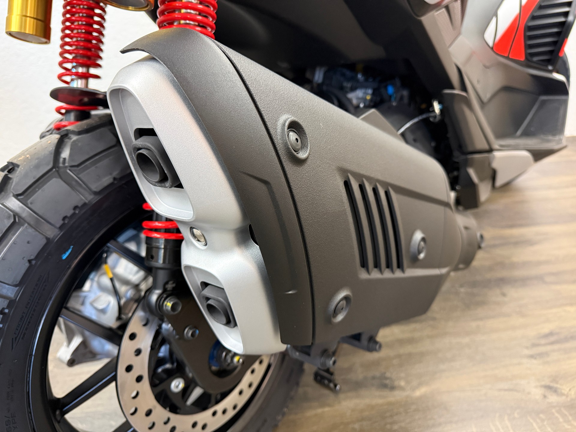 APRILIA SR GT 400 Rally Replica-image-9
