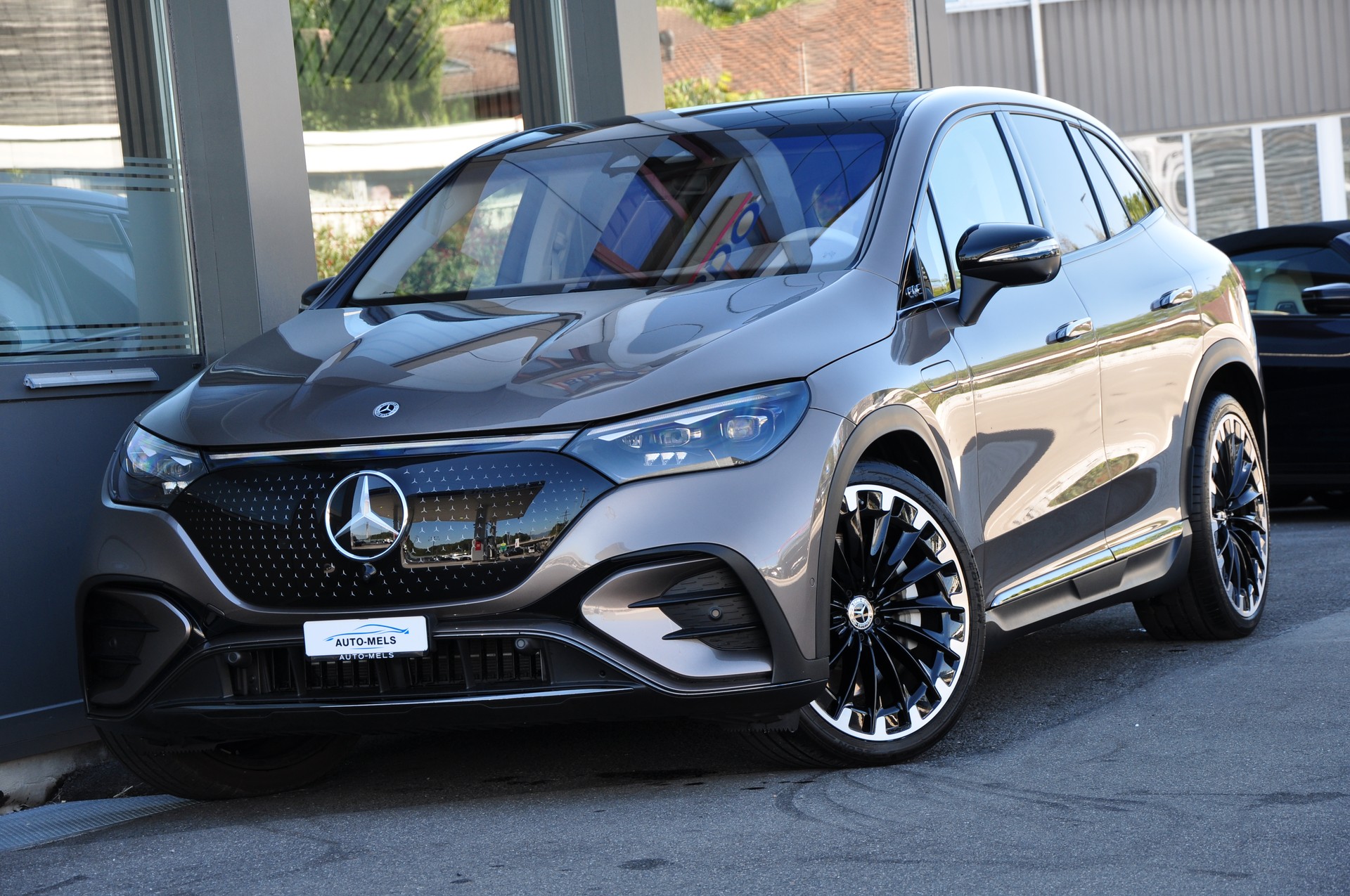 MERCEDES-BENZ EQE SUV 500 4 Matic Executive Edition-showroom-element-2