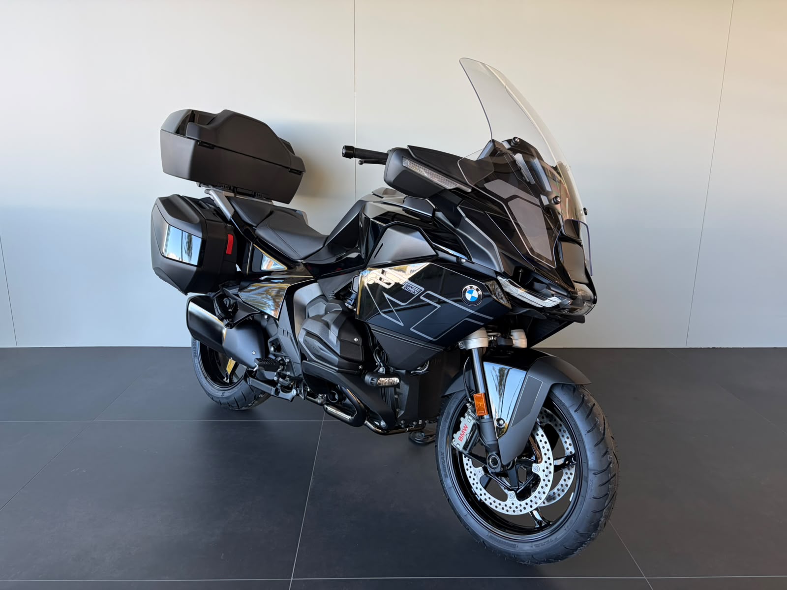 BMW R 1300 RT - mit 0.9%-Leasing ab 282.-/Monat möglich*-showroom-element-1