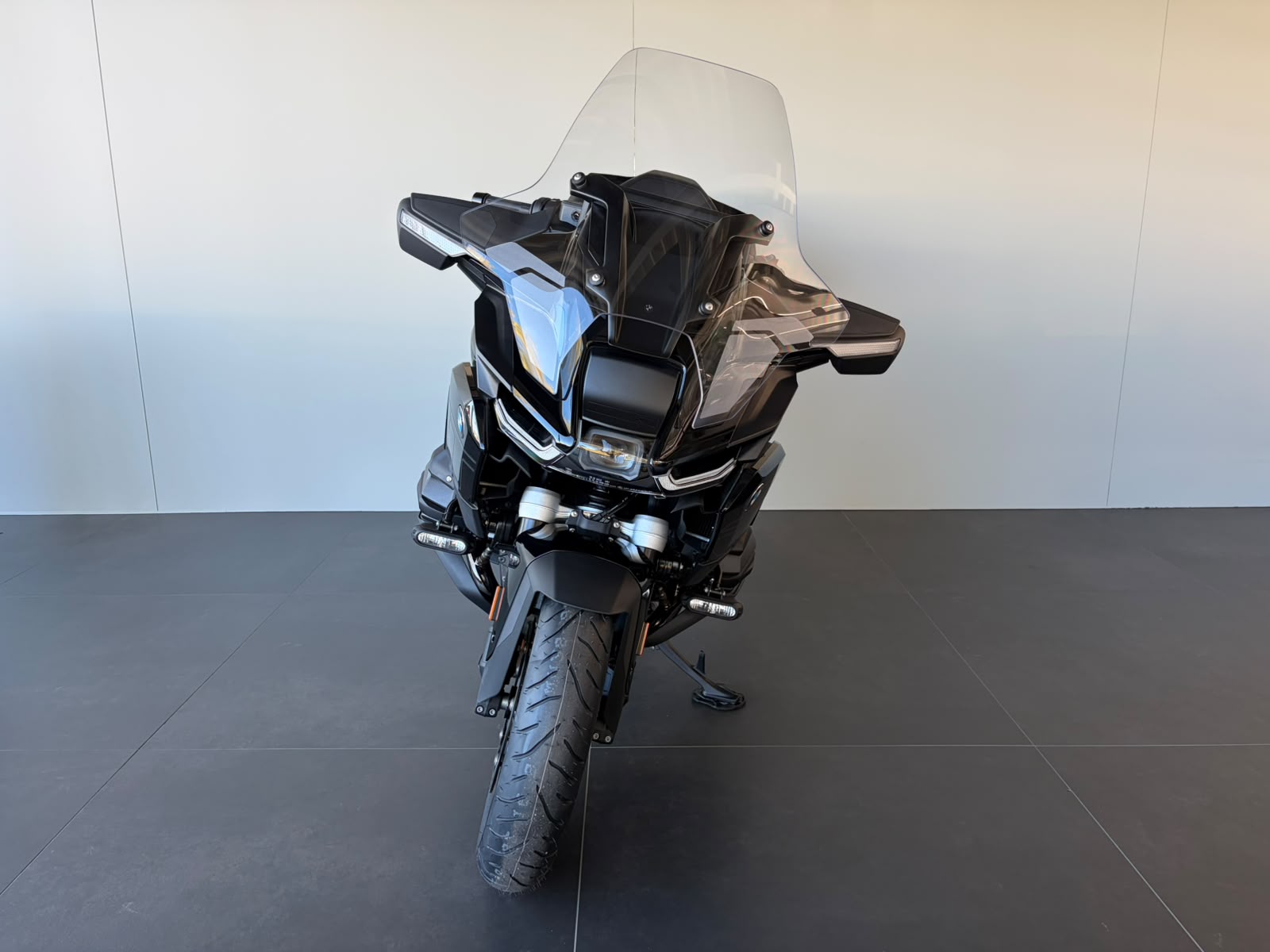 BMW R 1300 RT - mit 0.9%-Leasing ab 282.-/Monat möglich*-showroom-element-2
