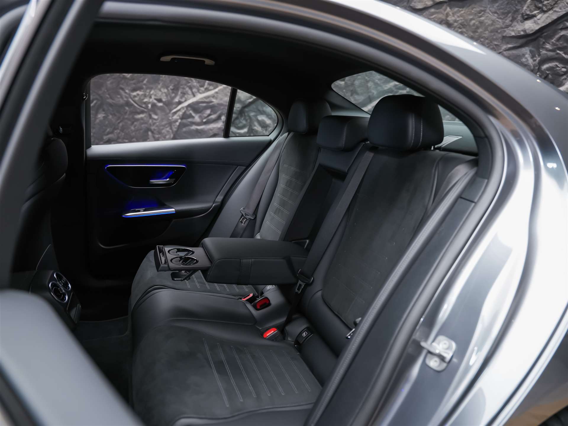 MERCEDES-BENZ C 300 d 4 Matic AMG Line *Werksgarantie*20" Felgen*-image-12