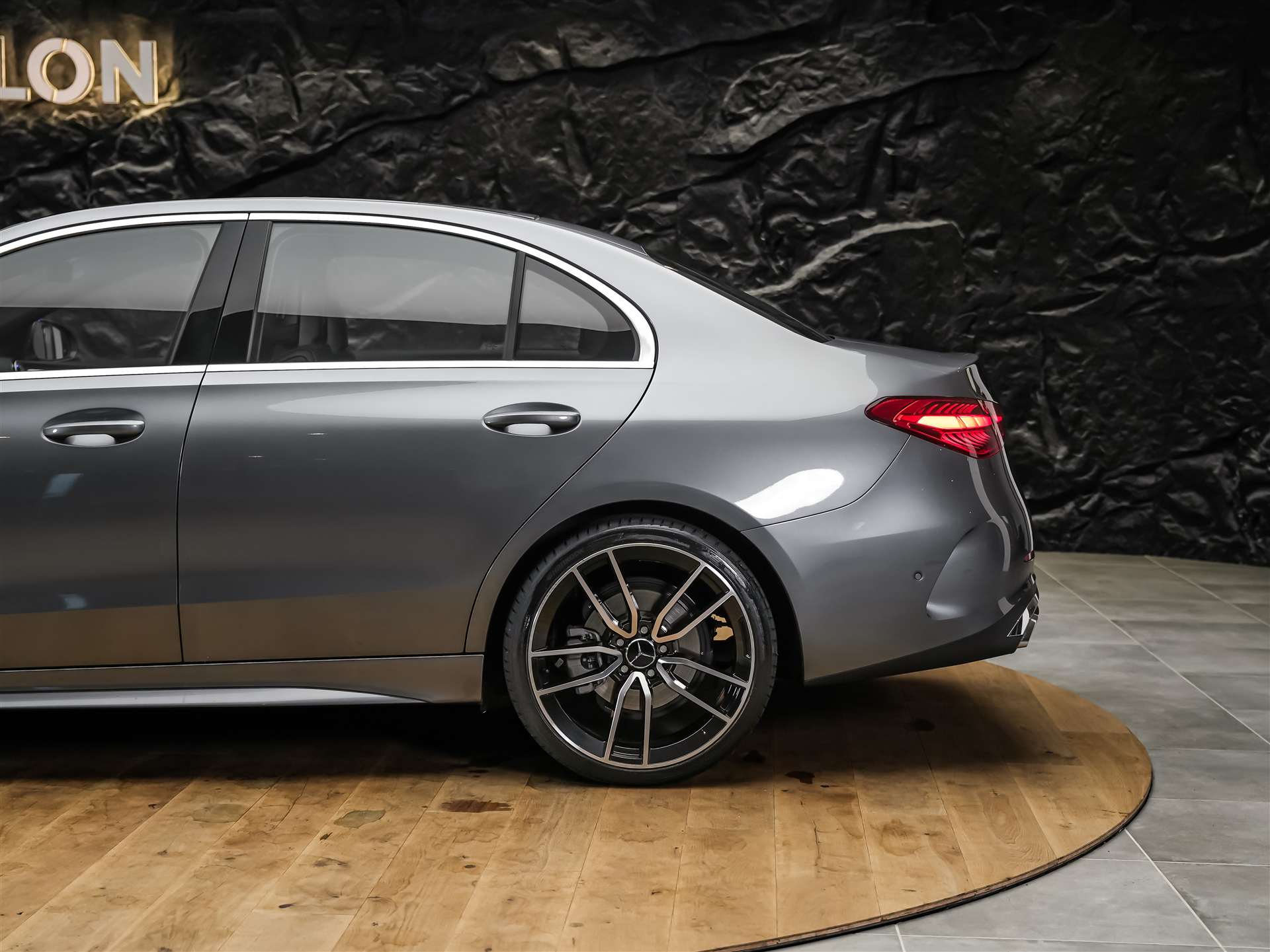 MERCEDES-BENZ C 300 d 4 Matic AMG Line *Werksgarantie*20" Felgen*-image-16