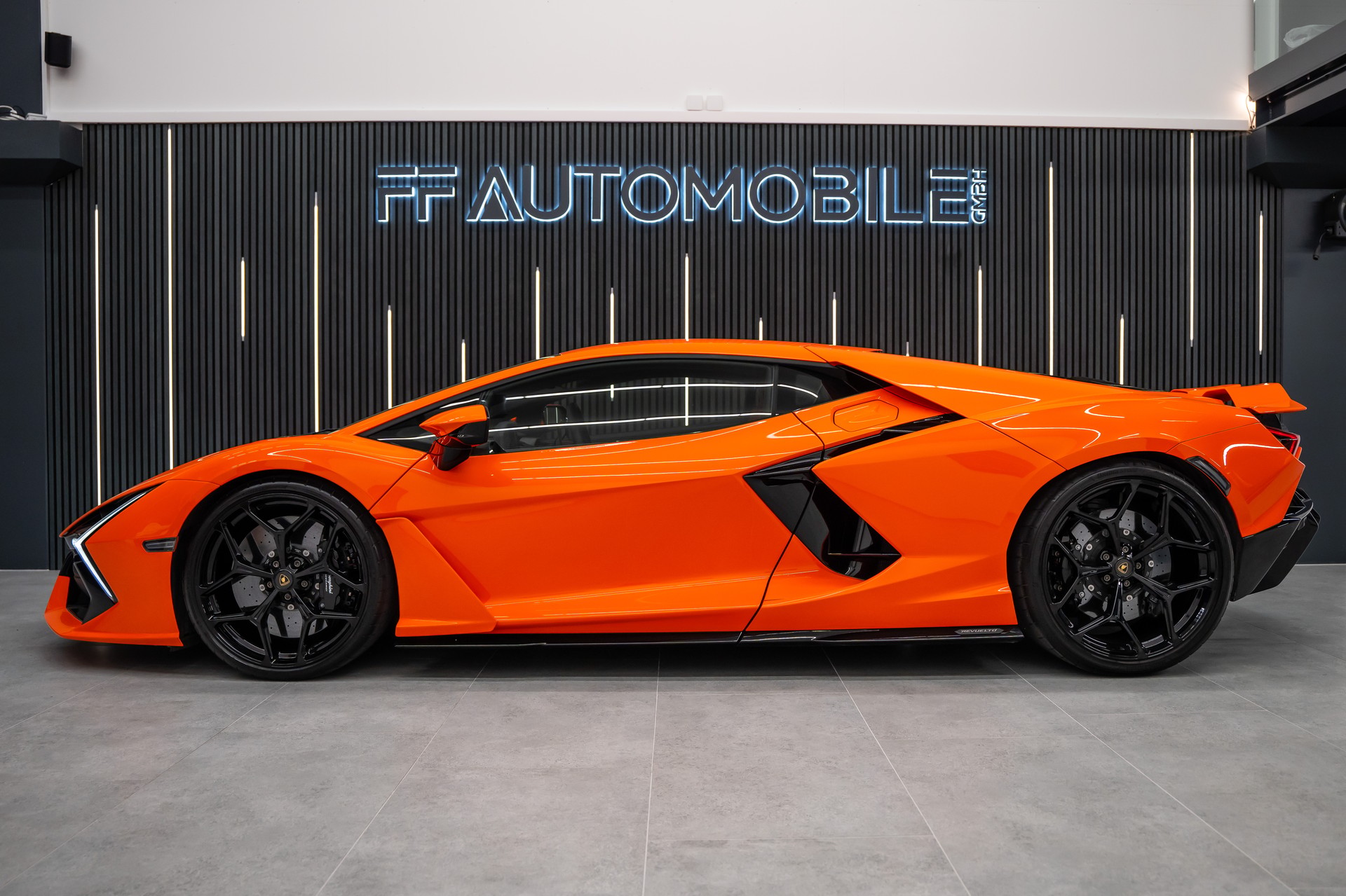 LAMBORGHINI Revuelto HPEV / PPF / UNIKAT-image-5