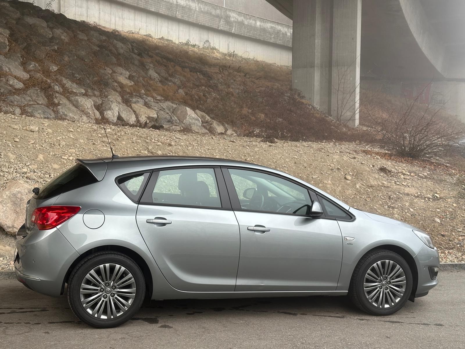 OPEL Astra 1.4i 16V Turbo Active Edition Automatic-image-5