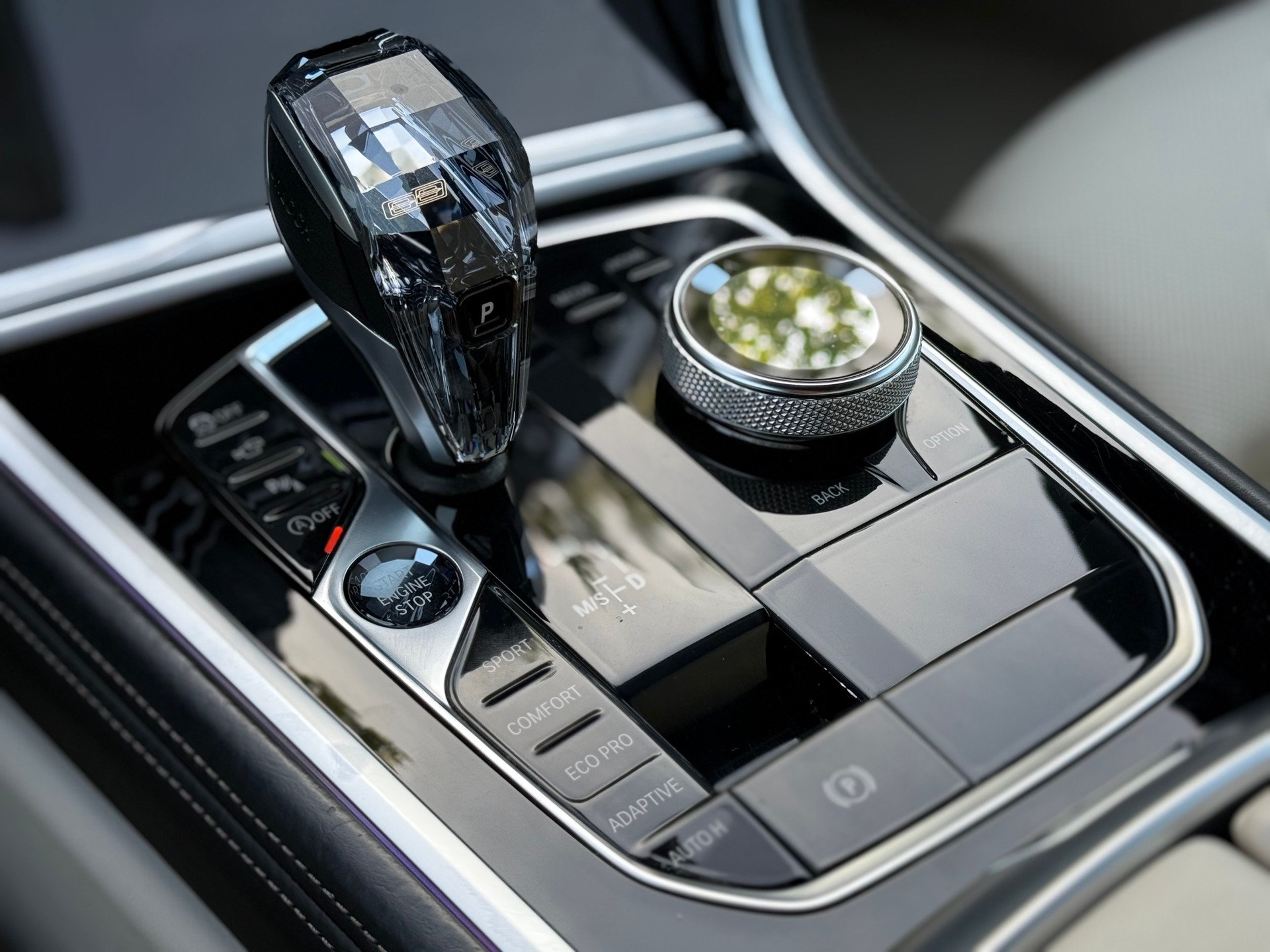 BMW M850i xDrive Steptronic-image-21