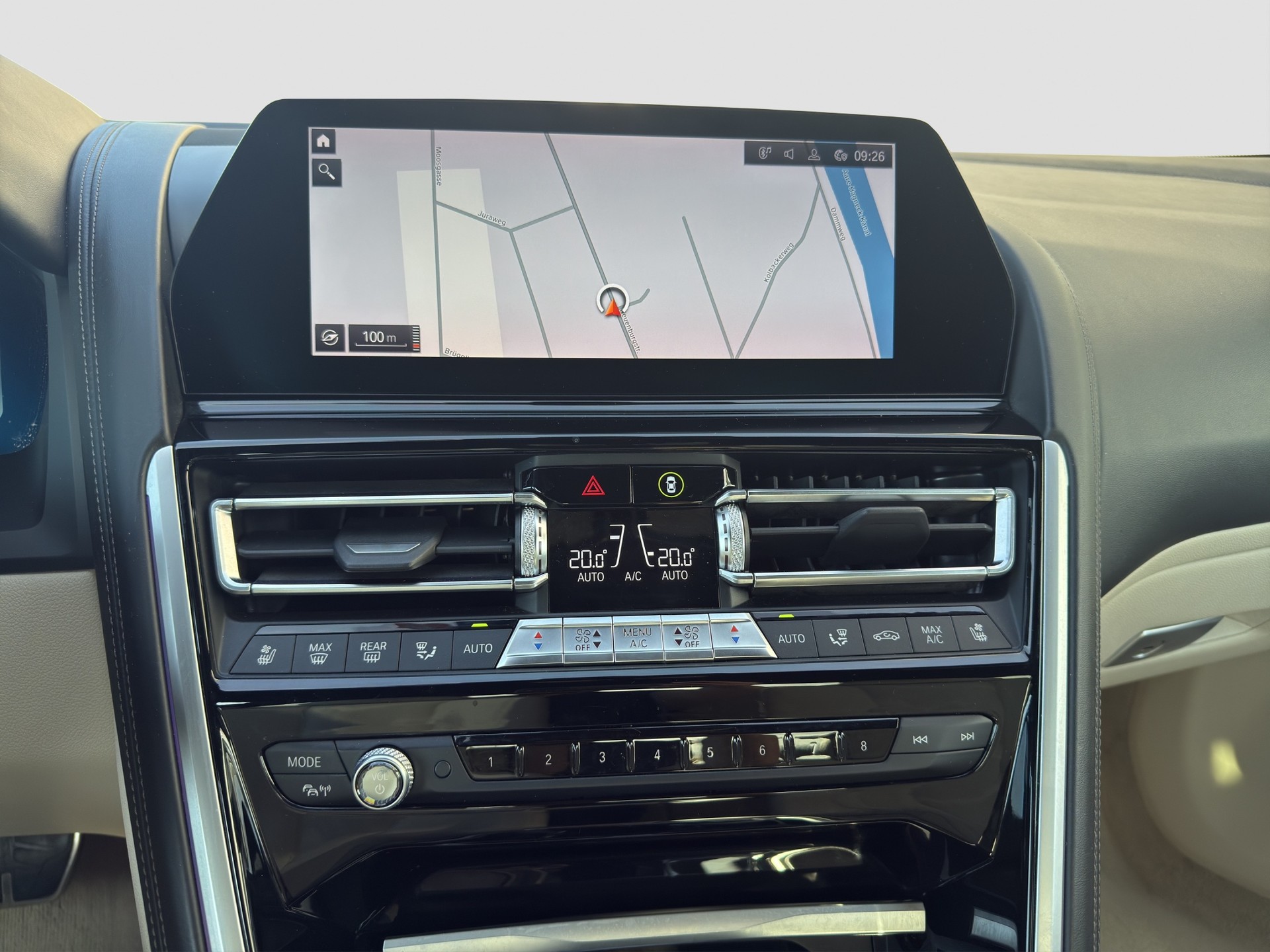 BMW M850i xDrive Steptronic-image-17