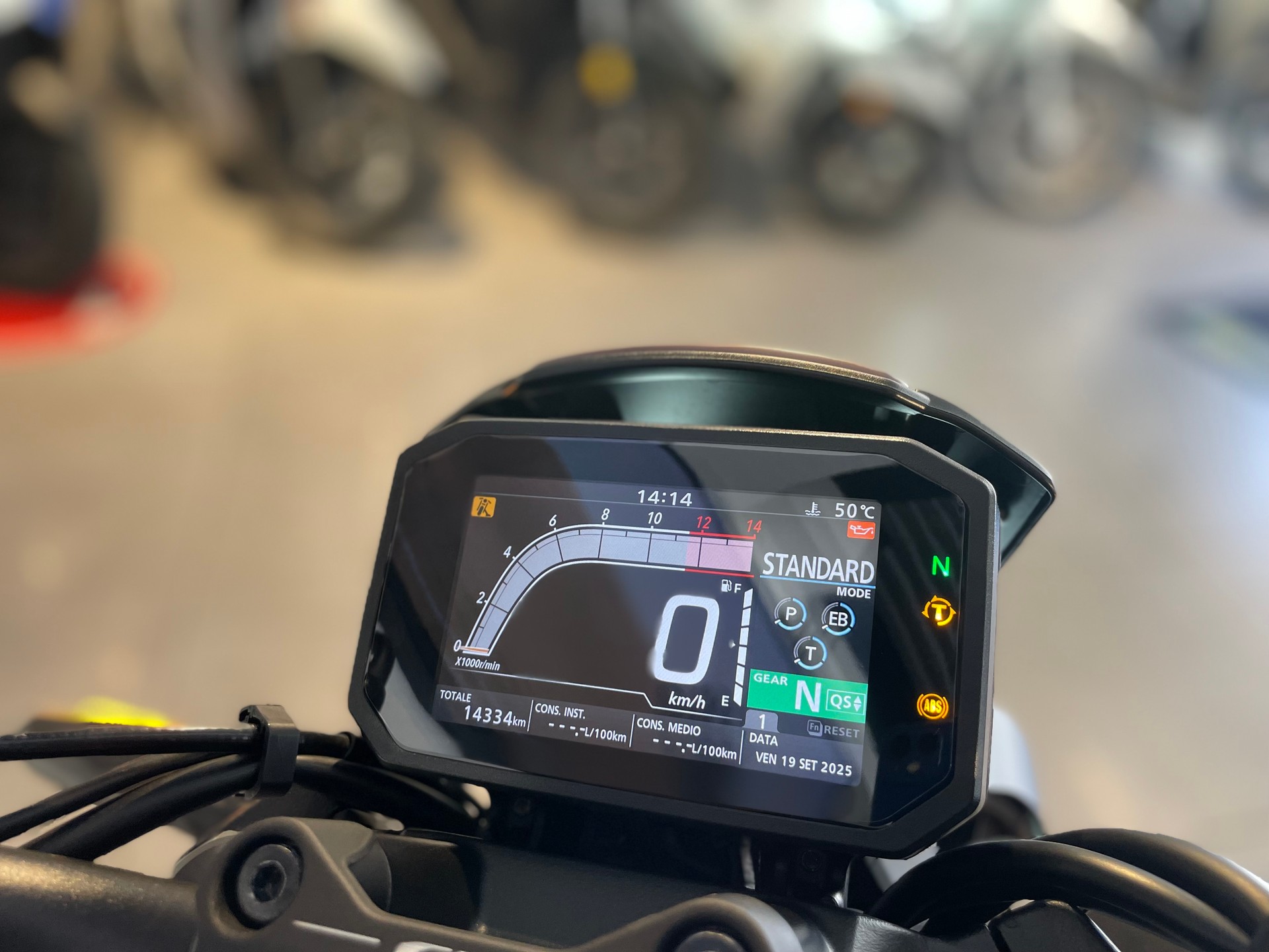 HONDA CB 1000 R Black Edition-image-3